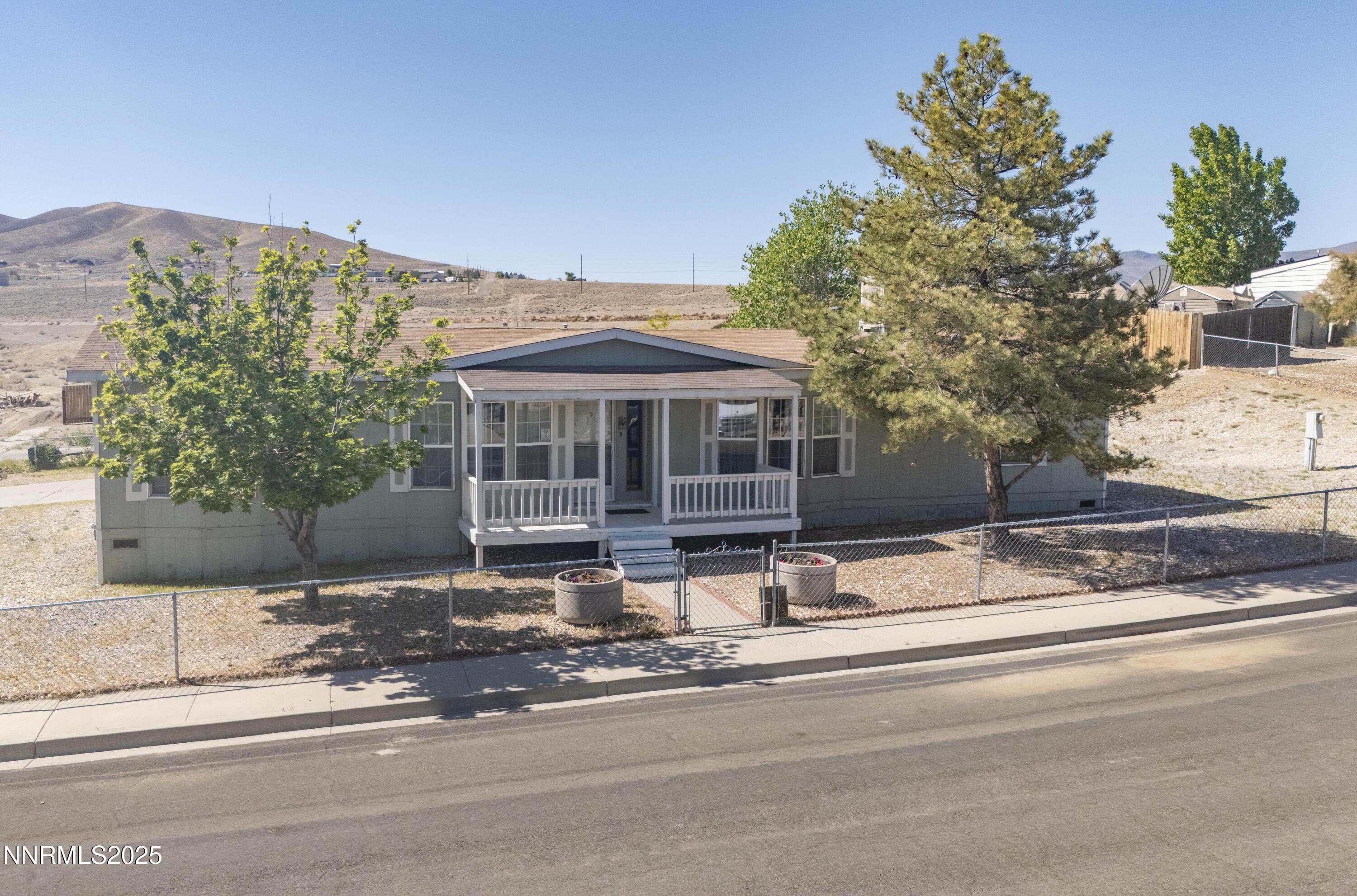 779 Silver Way Property Photo 4
