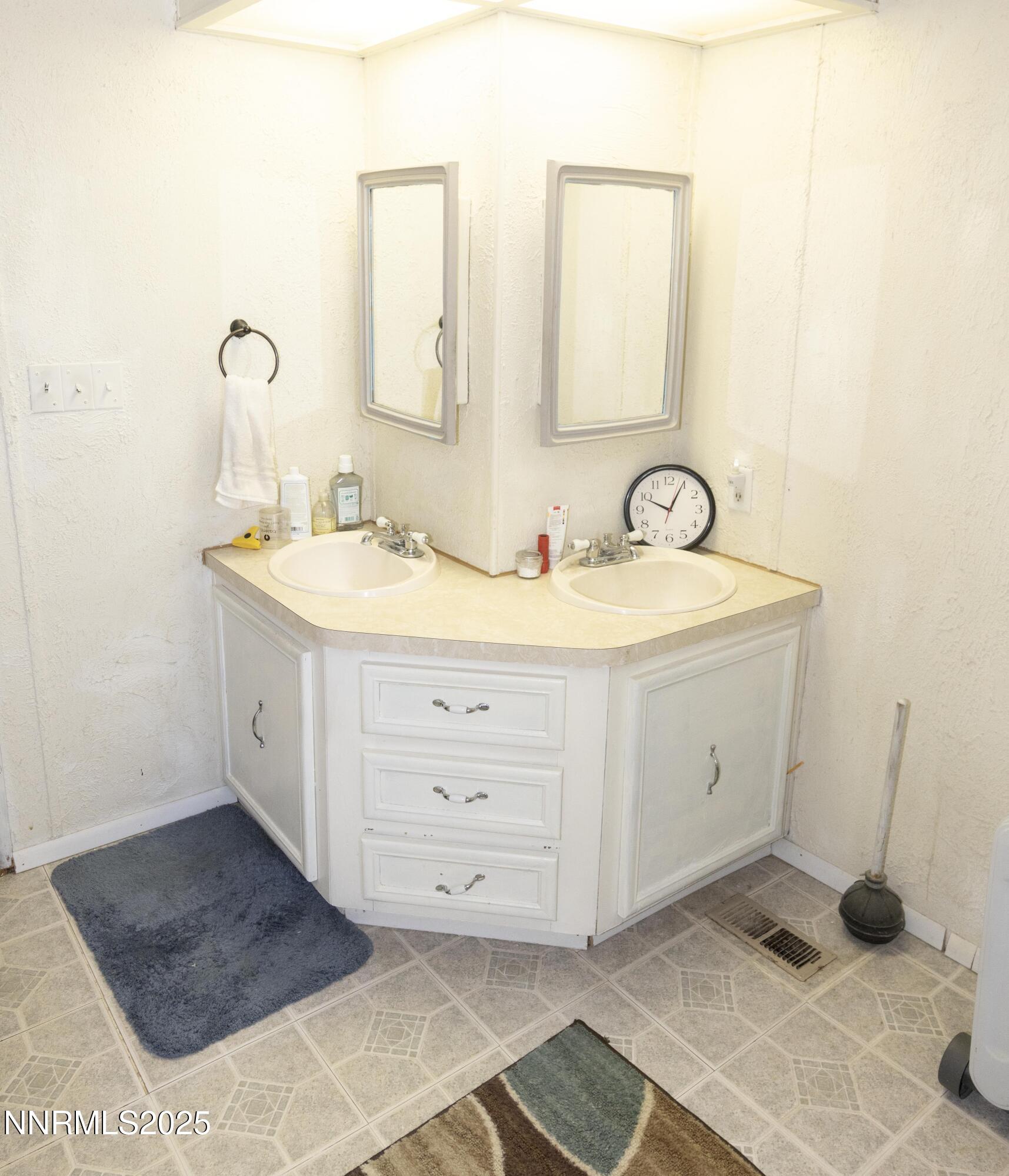 779 Silver Way Property Photo 26