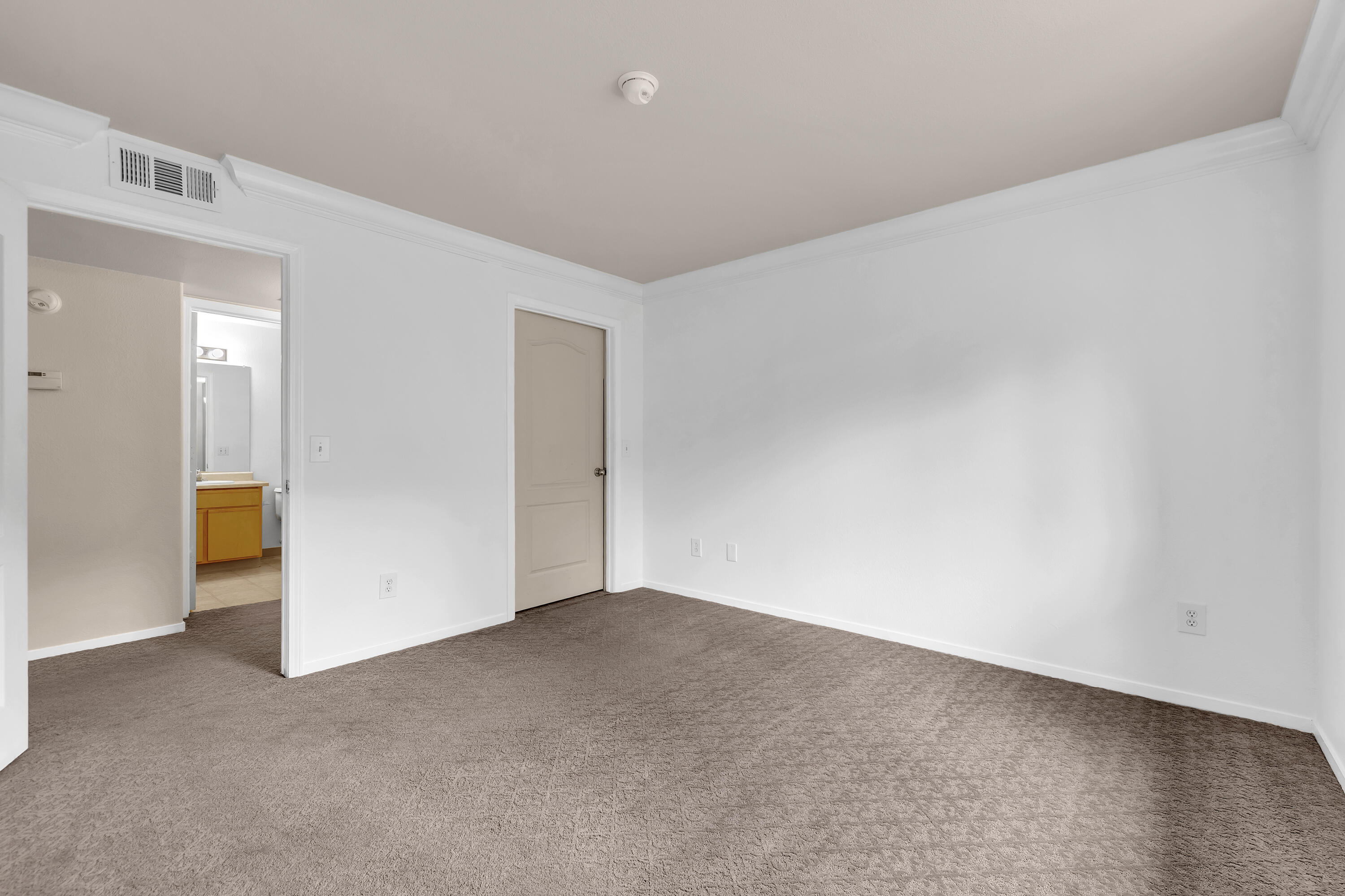 6850 Sharlands Avenue Property Photo 22