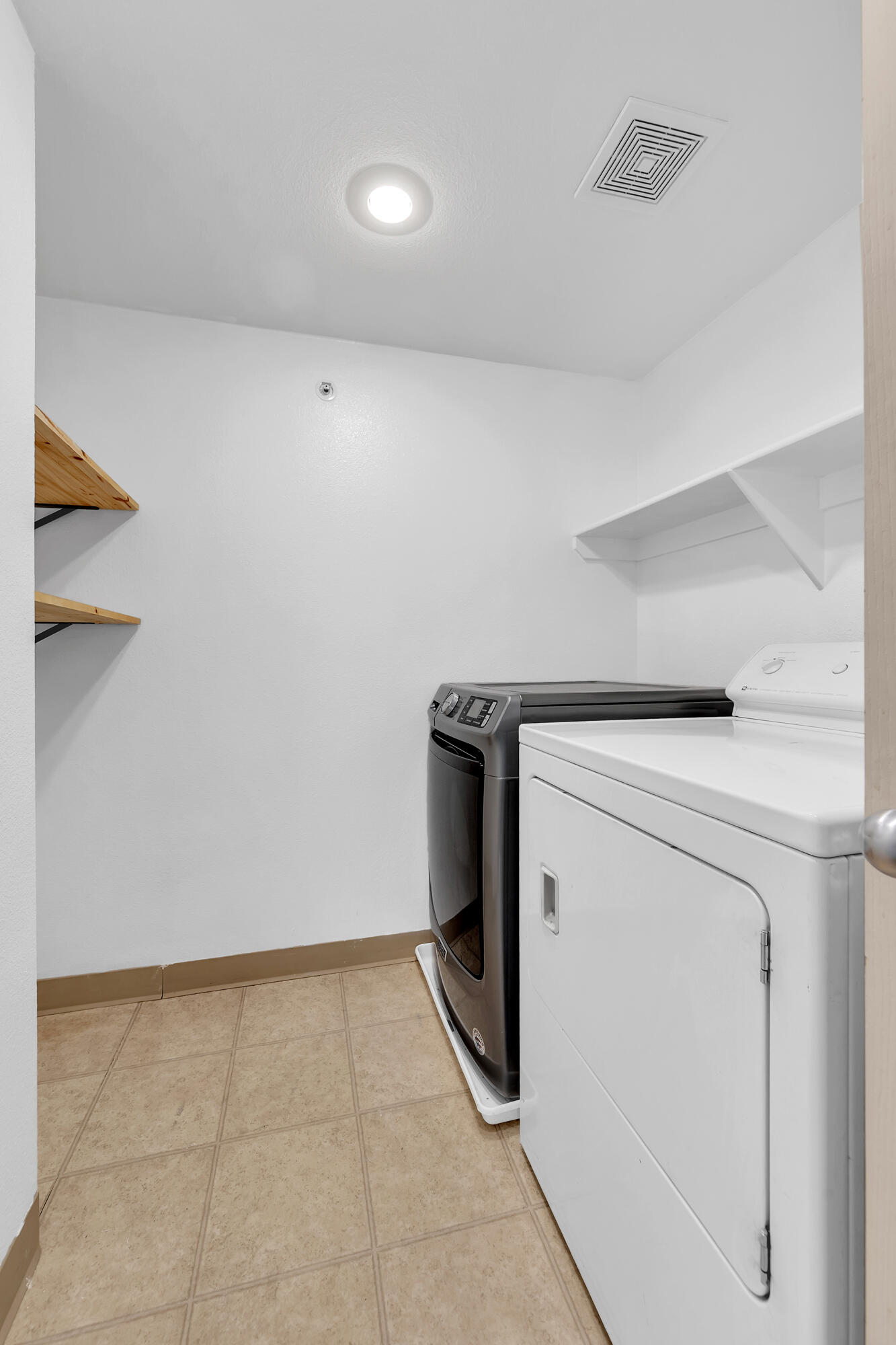 6850 Sharlands Avenue Property Photo 26