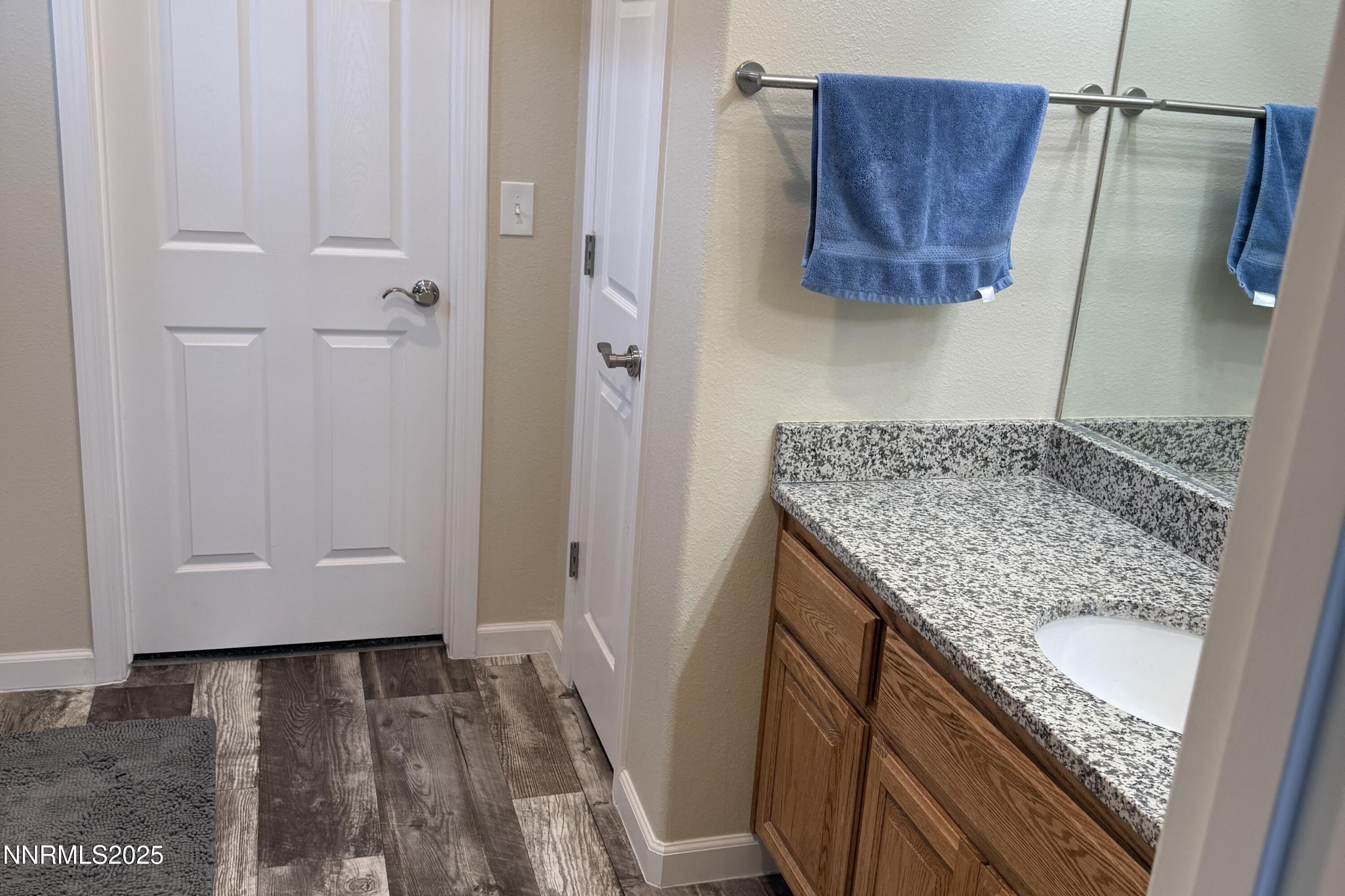 3185 Cliffrose Drive Property Photo 3