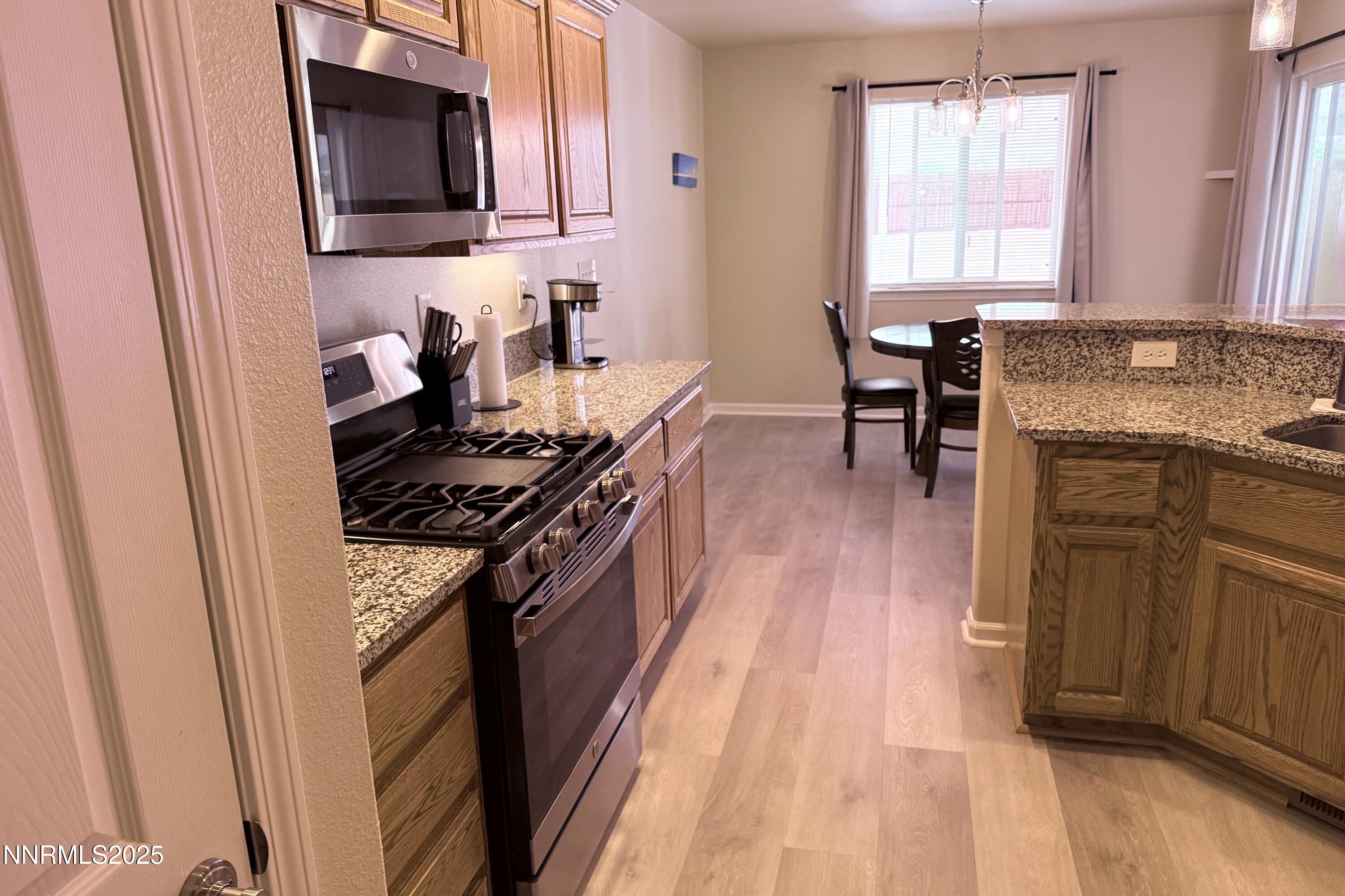 3185 Cliffrose Drive Property Photo 5