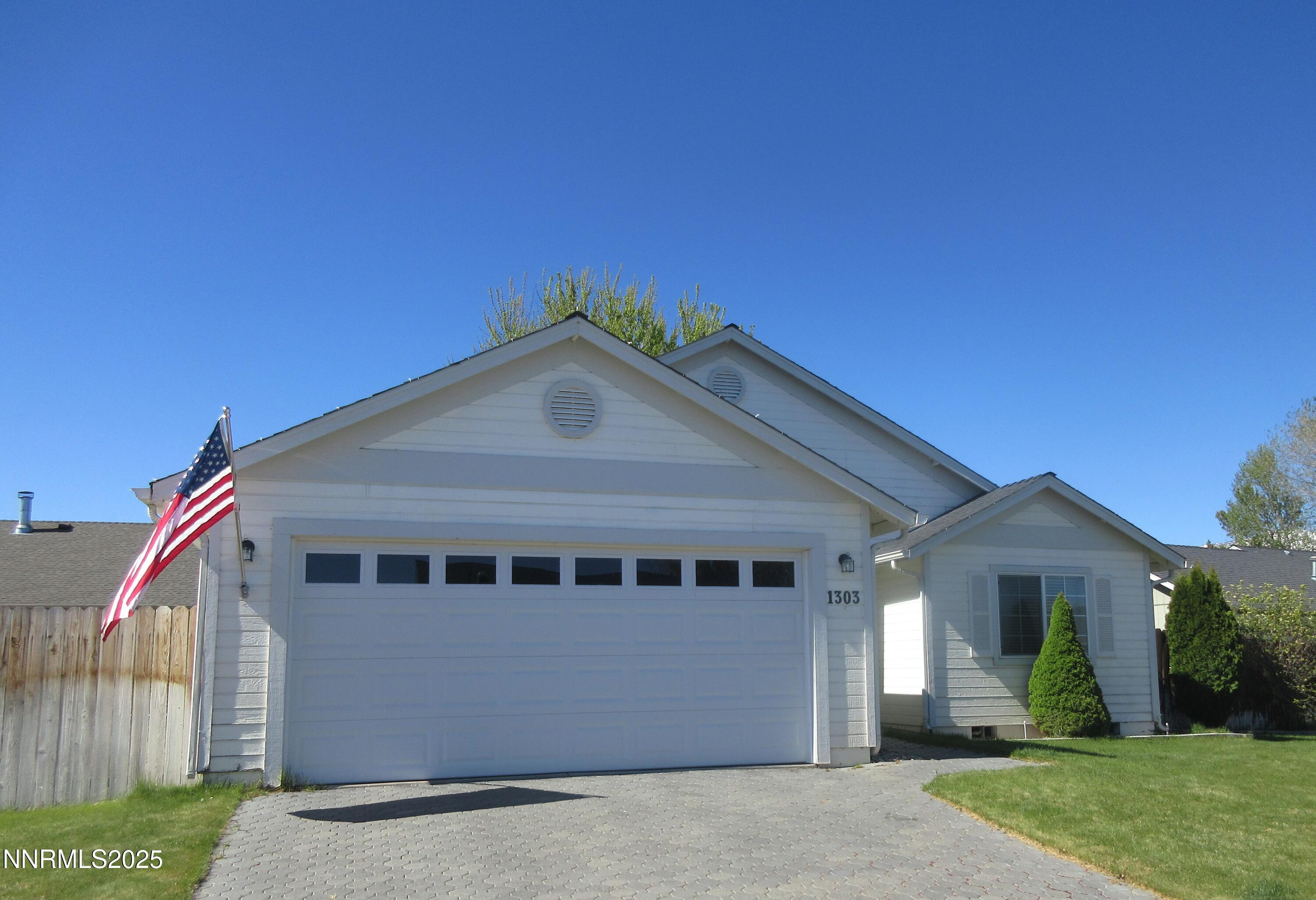 1303 W Aylesbury Court Property Photo 1