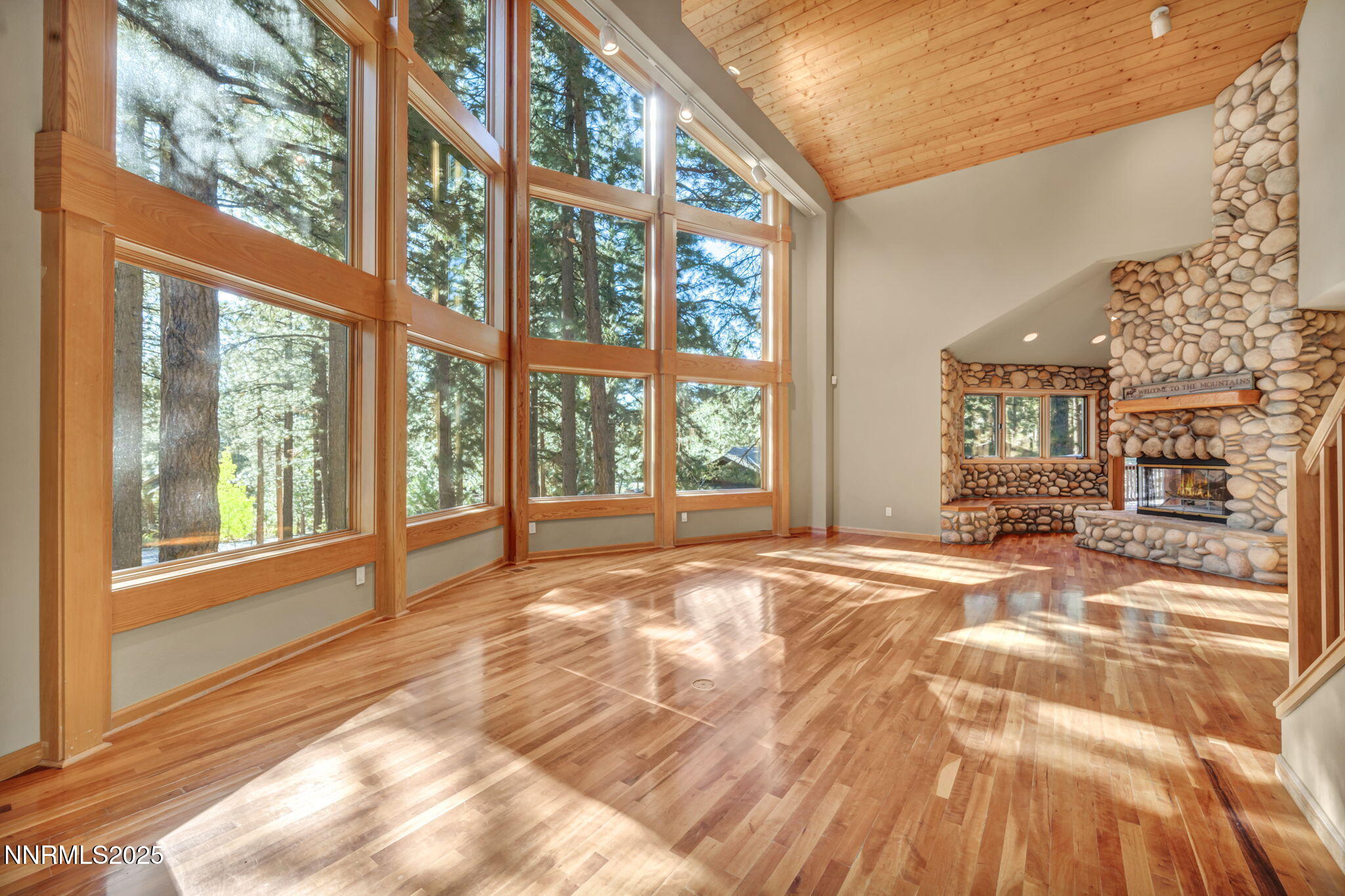 1445 Austrian Pine Road Property Photo 10