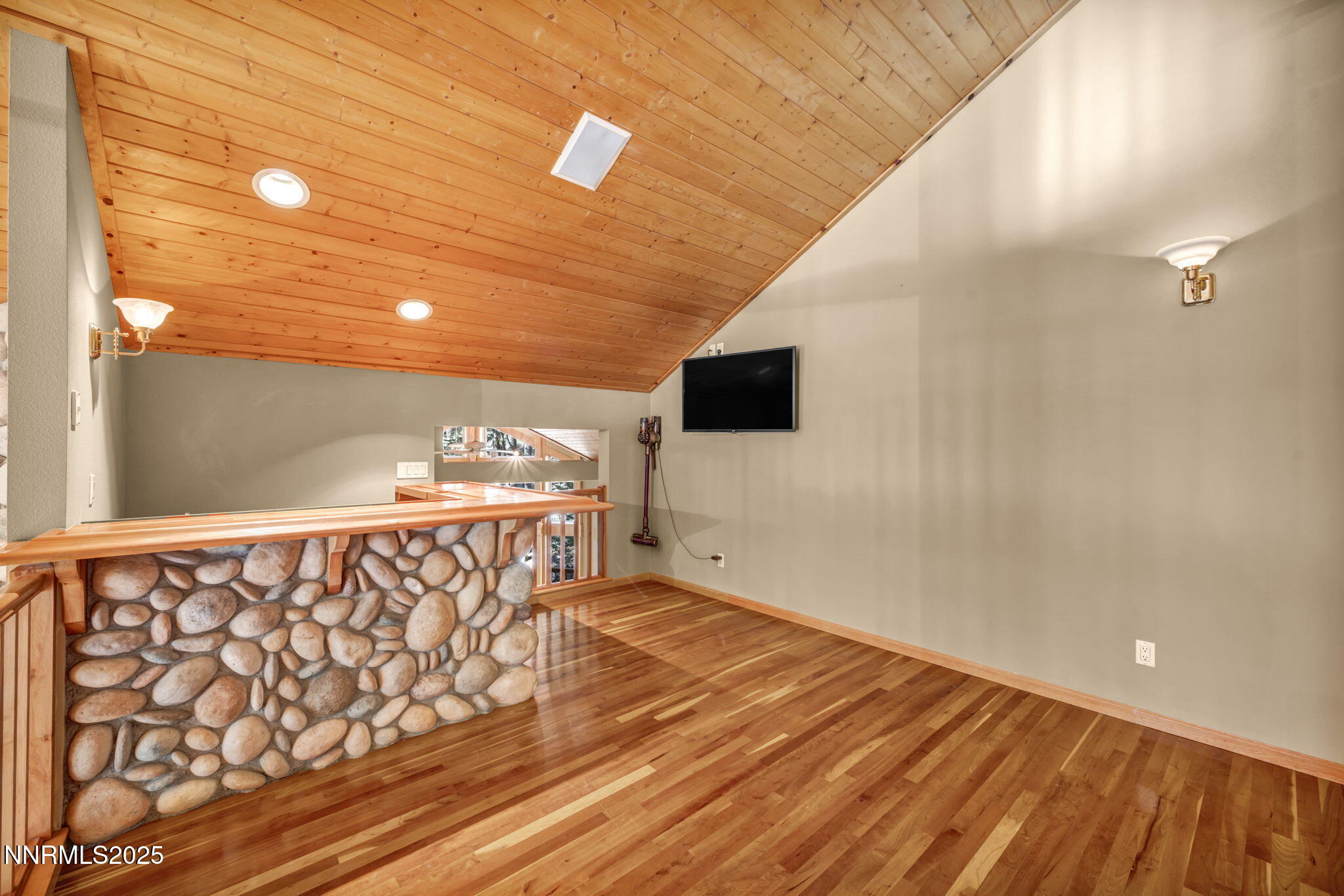 1445 Austrian Pine Road Property Photo 24