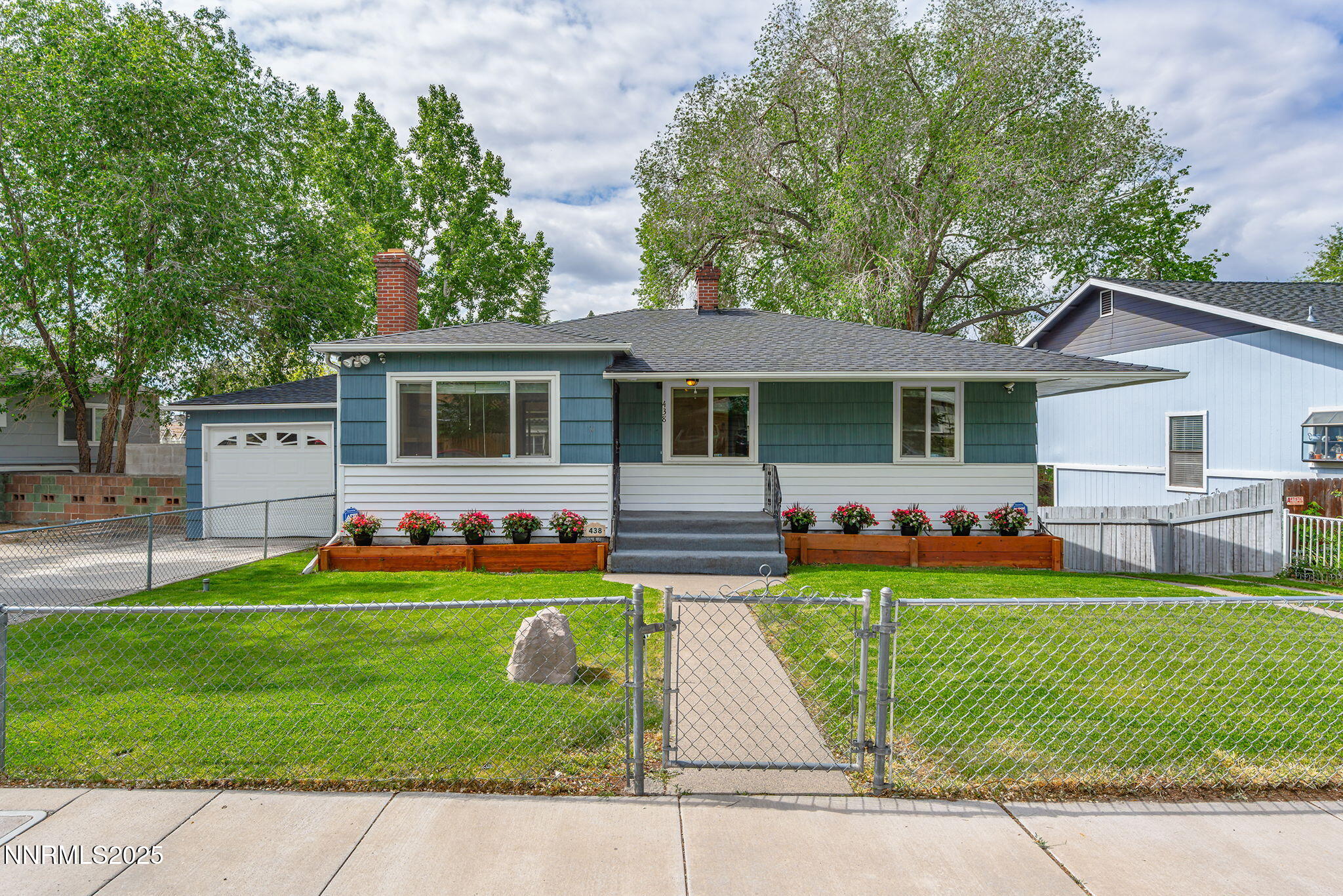 438 Glenmanor Drive Property Photo 1