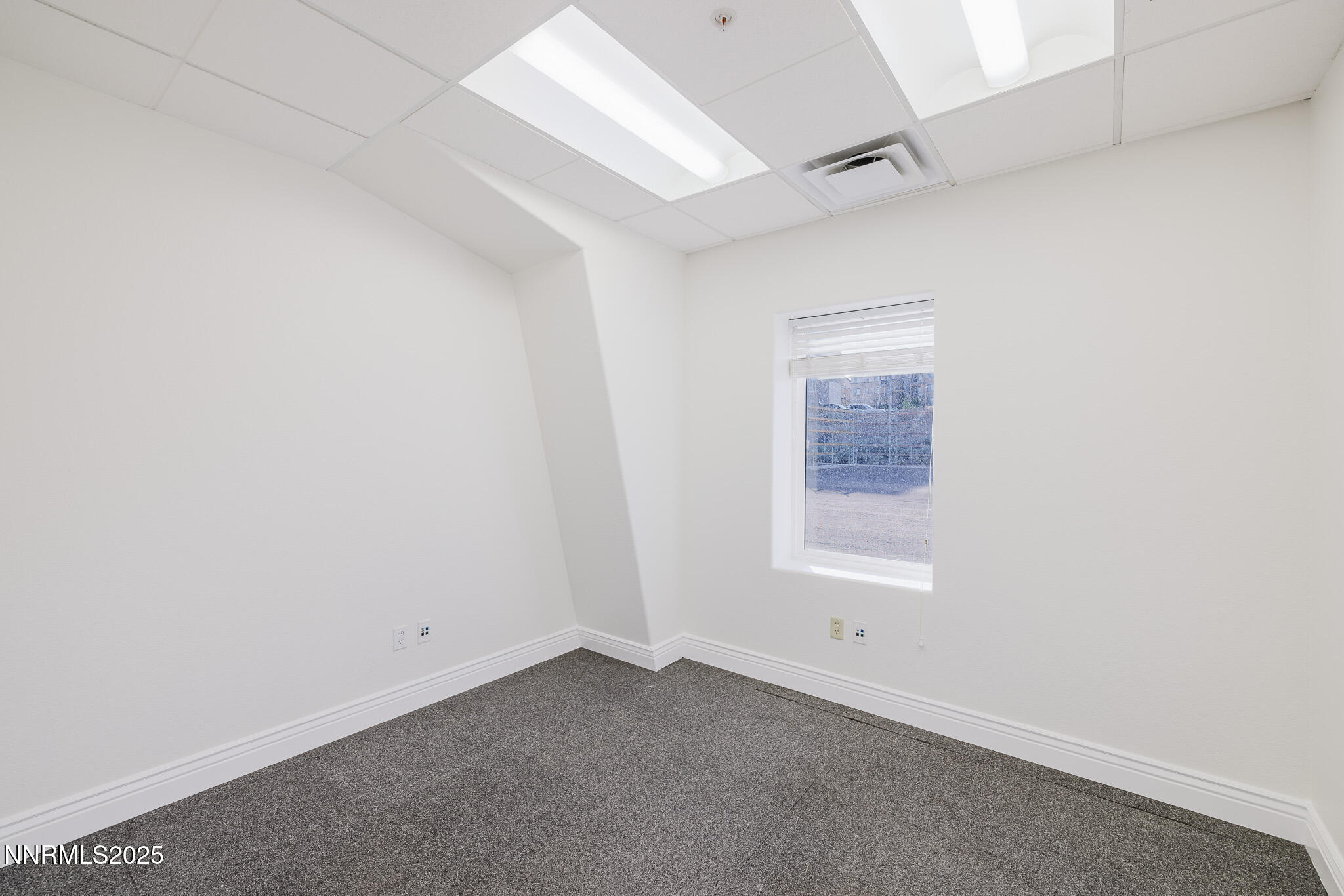 2575 Alta Vista Drive Property Photo 22