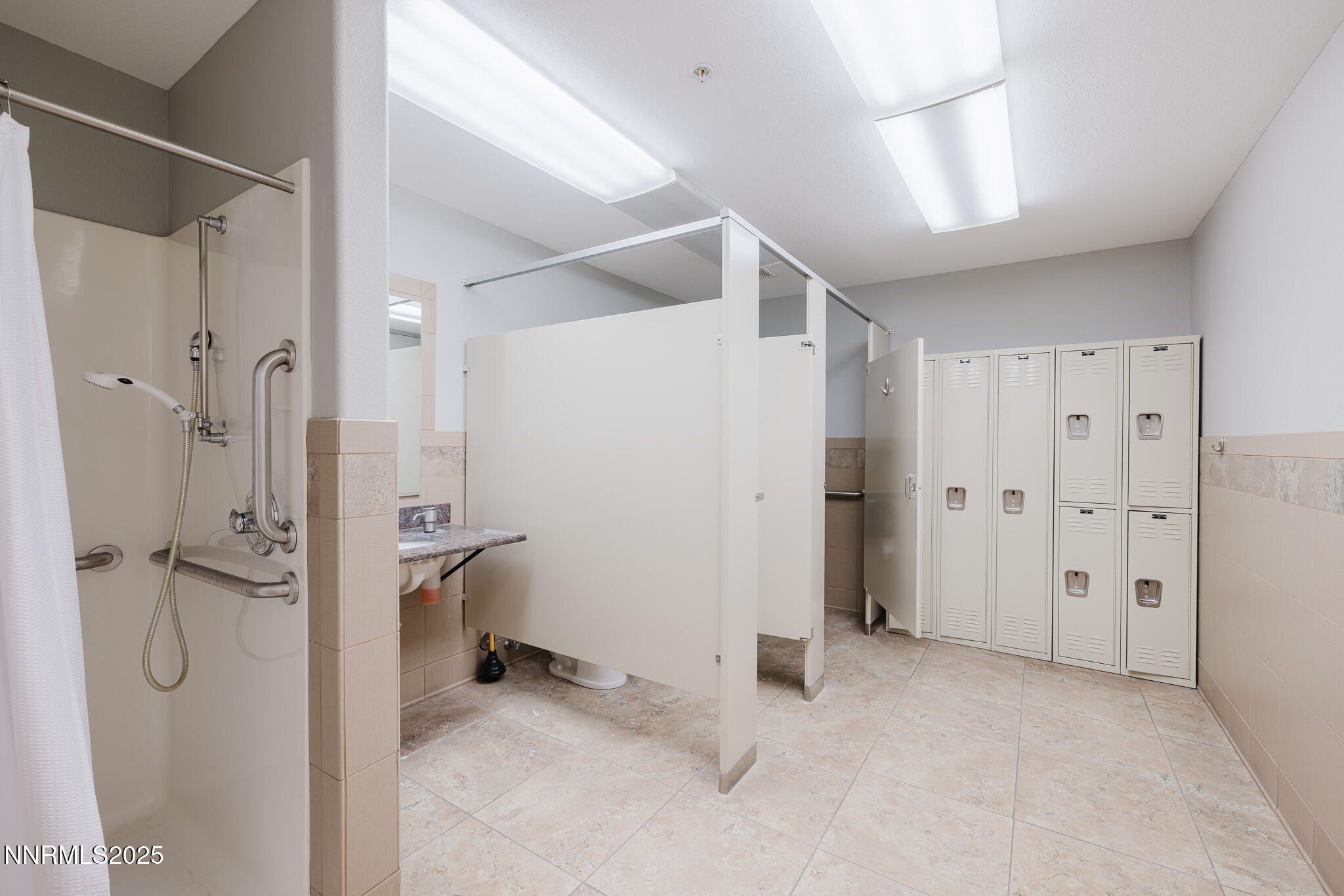 2575 Alta Vista Drive Property Photo 32