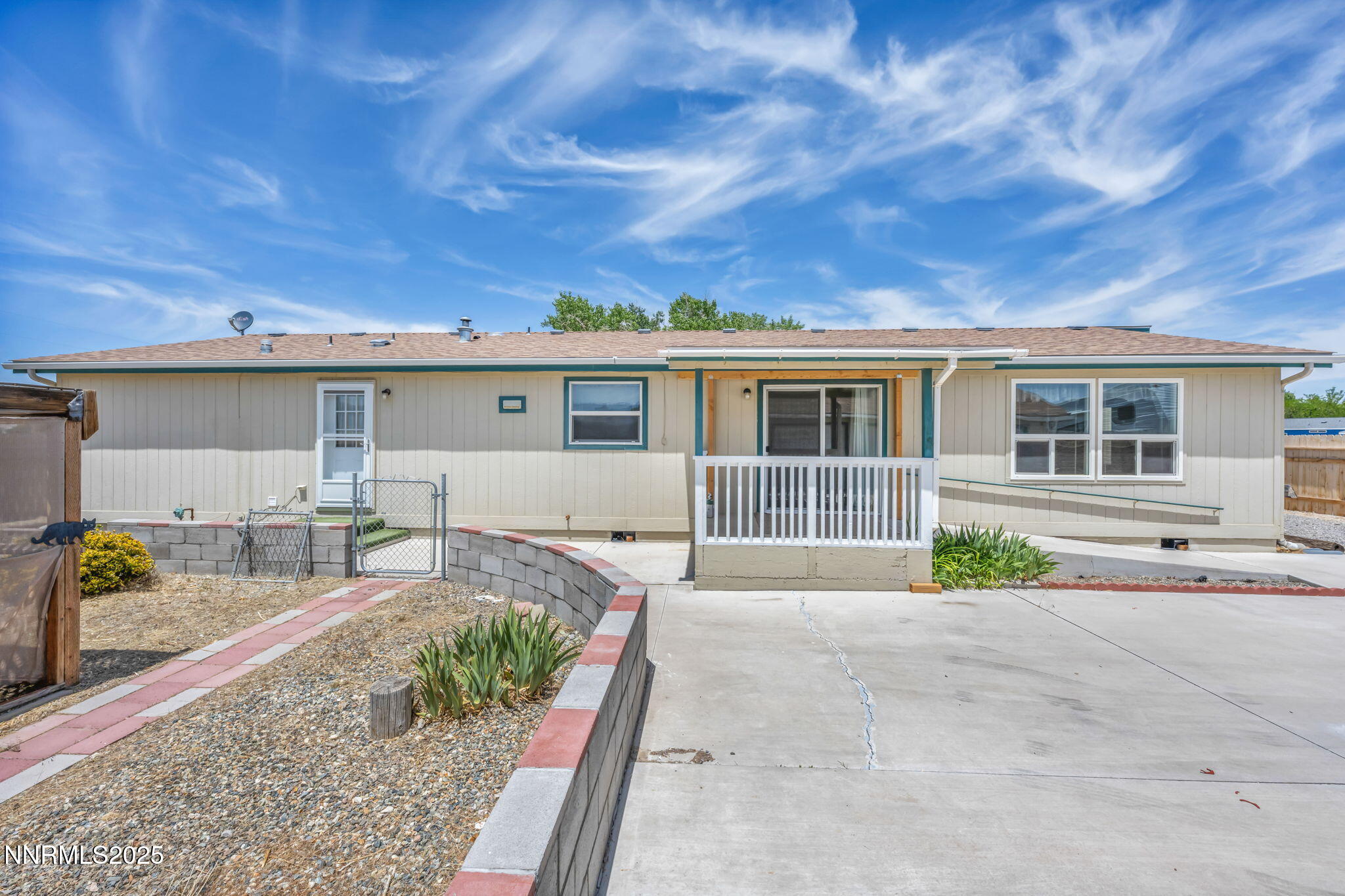 3 Smoke Tree Lane Property Photo 5