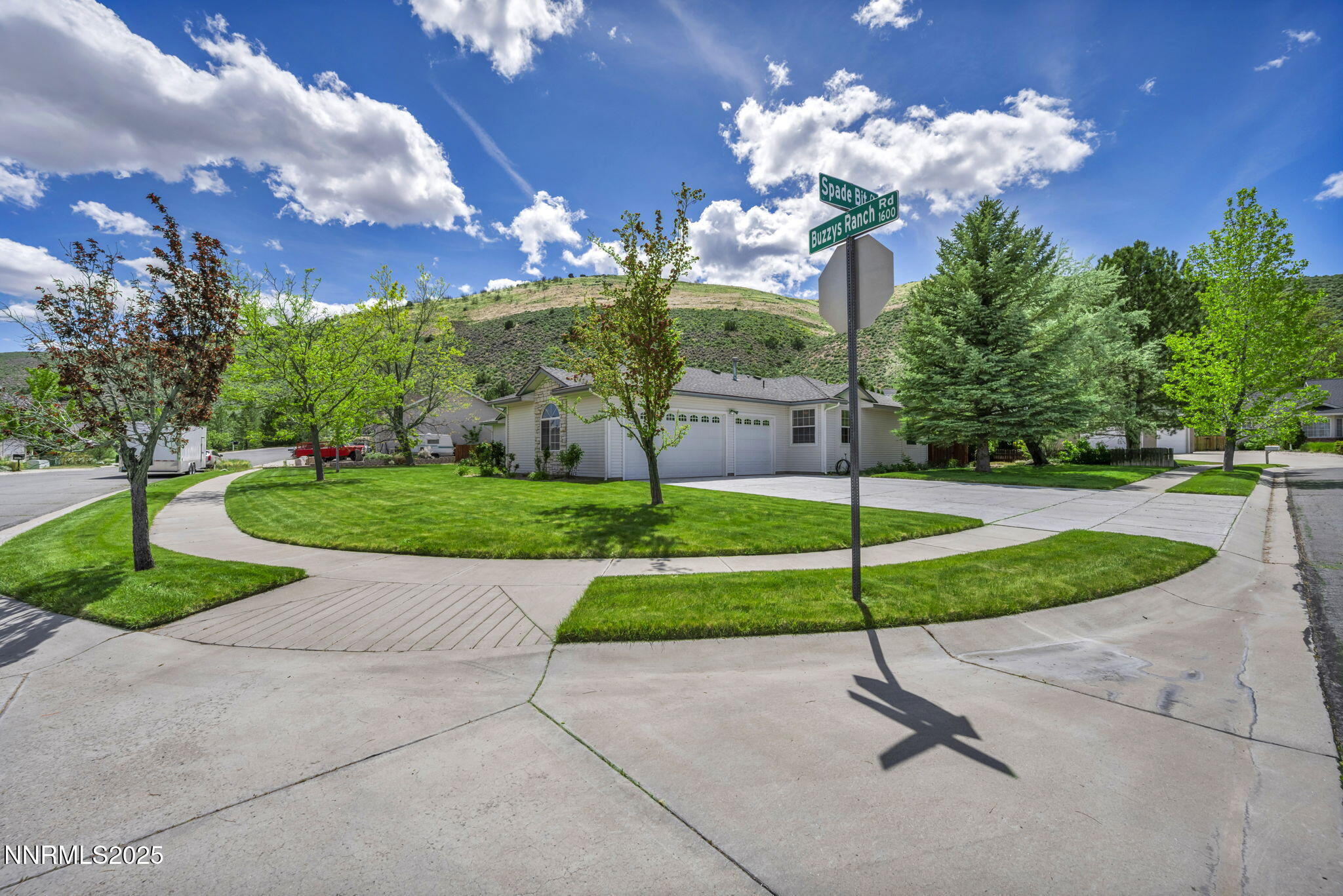 1634 Buzzys Ranch Road Property Photo 3