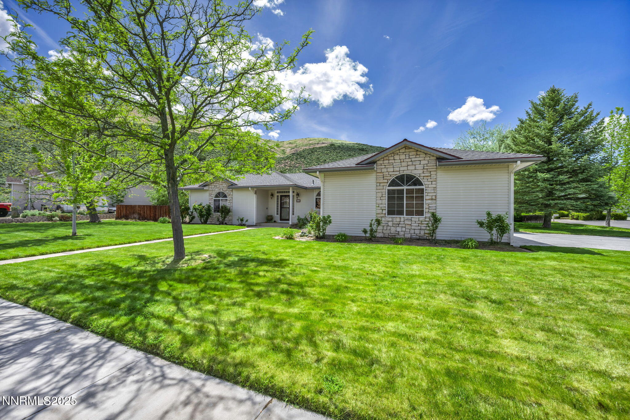 1634 Buzzys Ranch Road Property Photo 4
