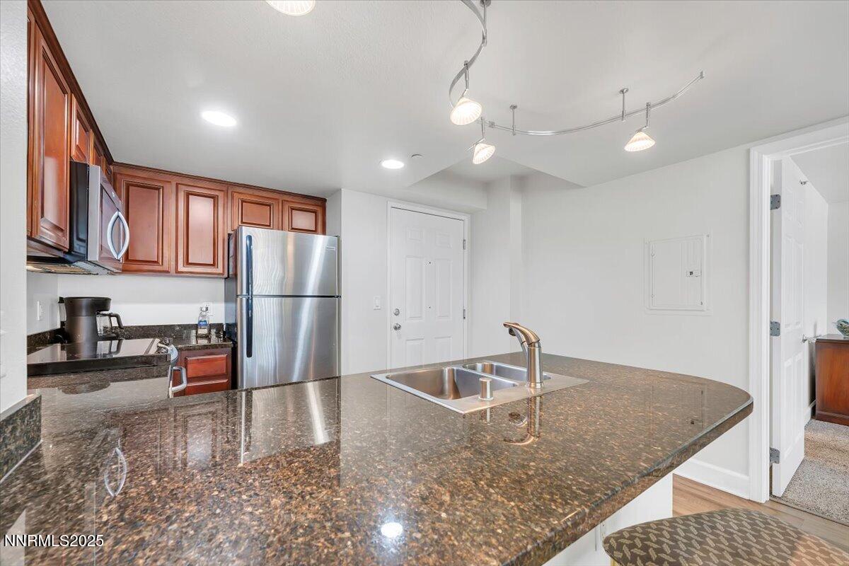 450 N Arlington Avenue Property Photo 11