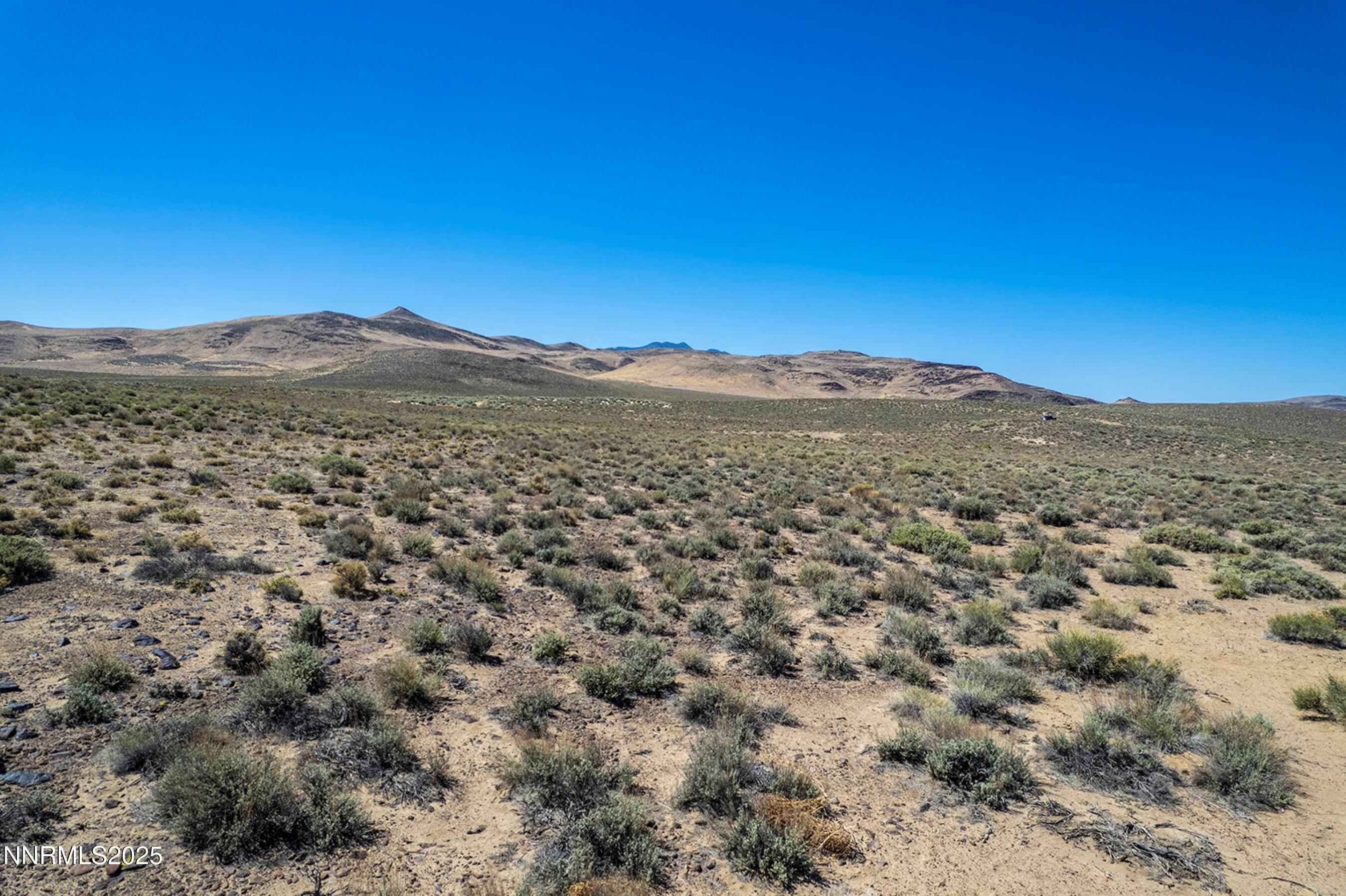 7975 Break-a-heart Road Property Photo 8