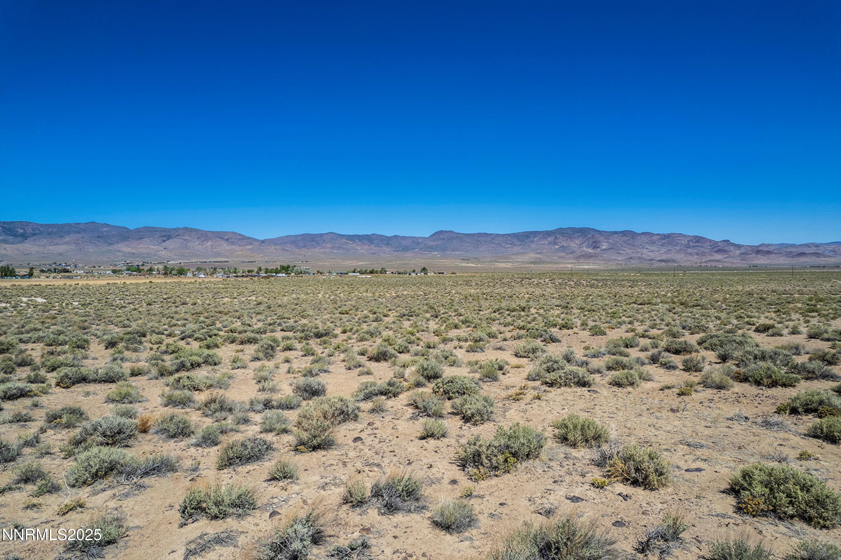 7975 Break-a-heart Road Property Photo 10