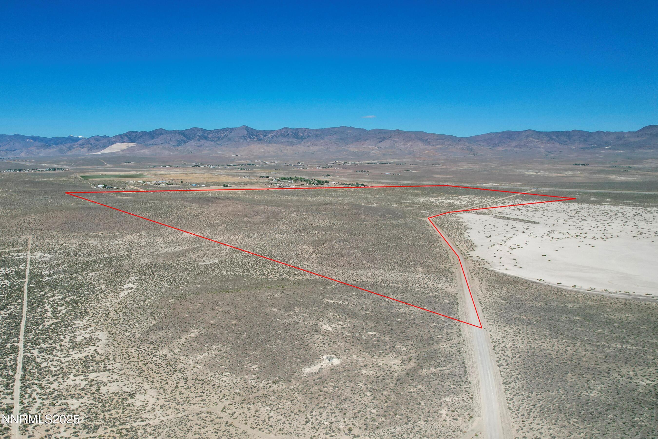 7975 Break-a-heart Road Property Photo 12