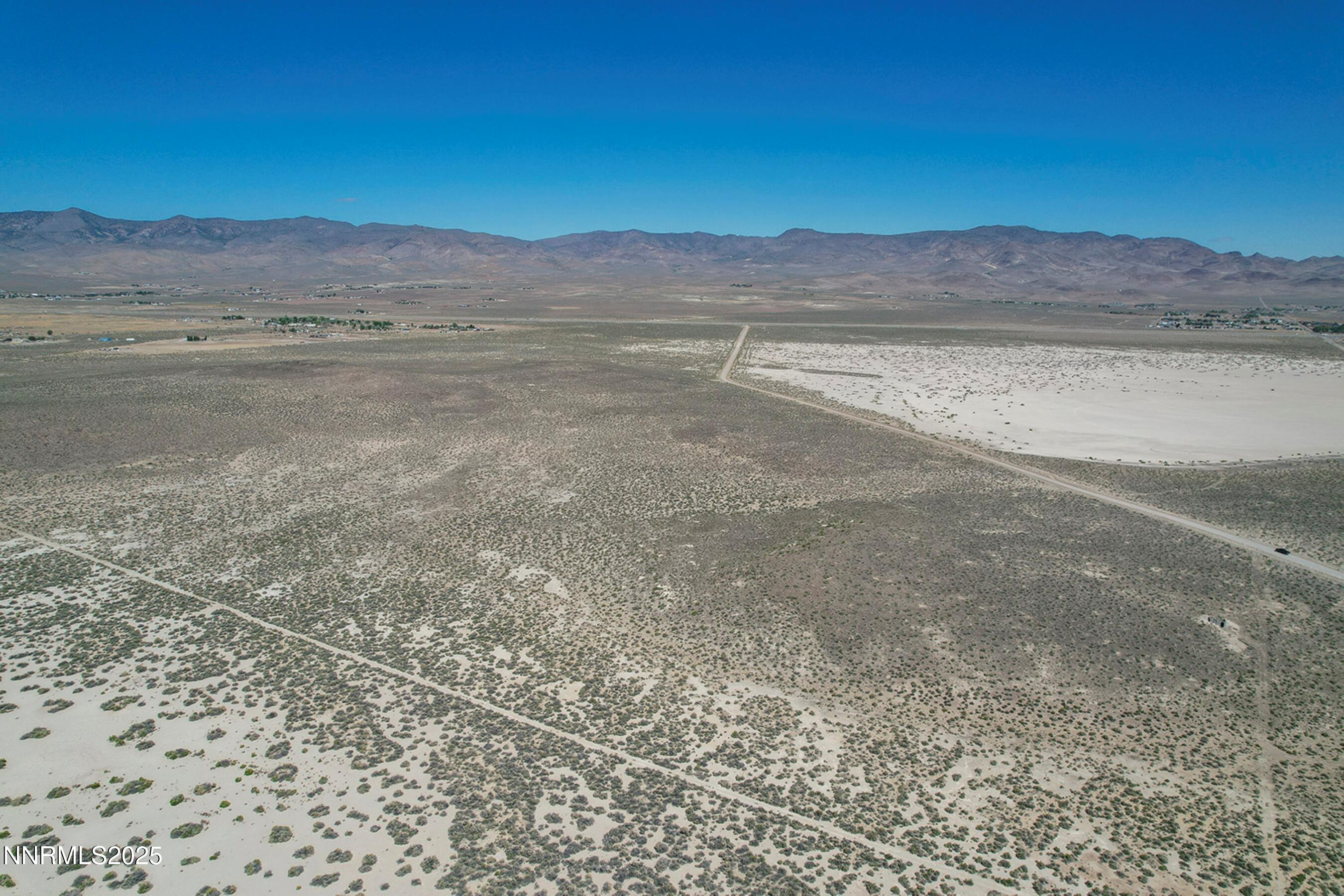 7975 Break-a-heart Road Property Photo 14