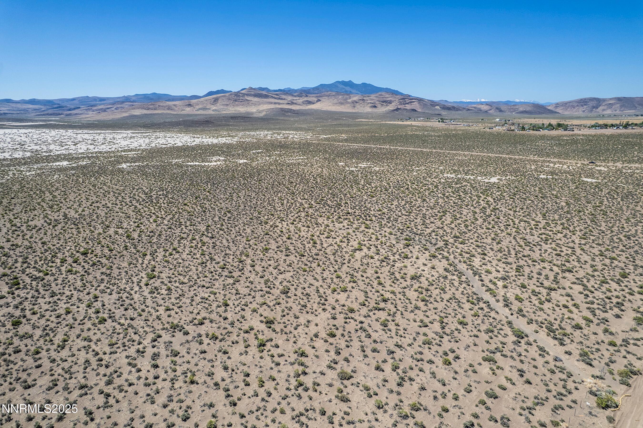 7975 Break-a-heart Road Property Photo 17