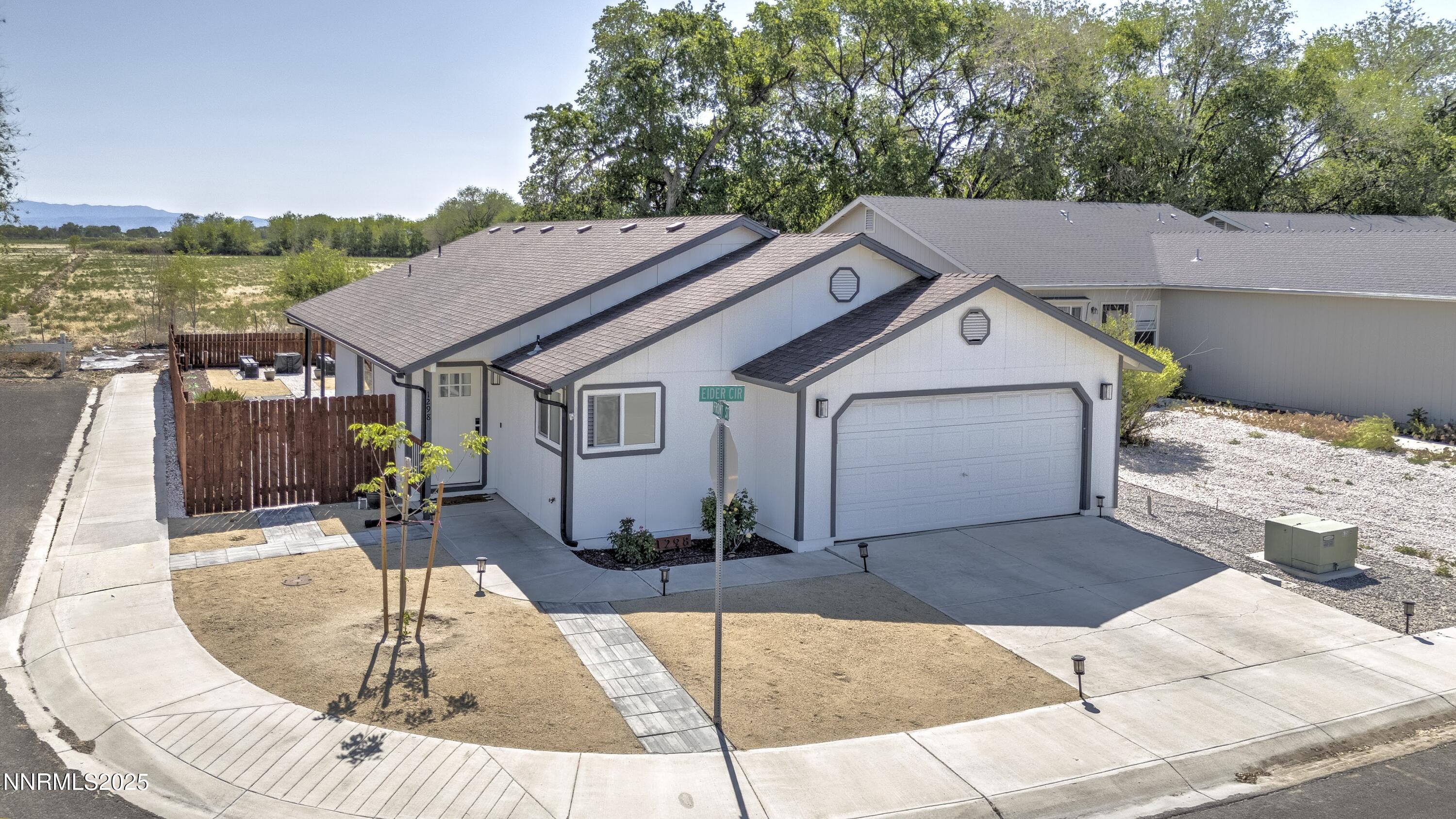 1298 Eider Circle Property Photo 1
