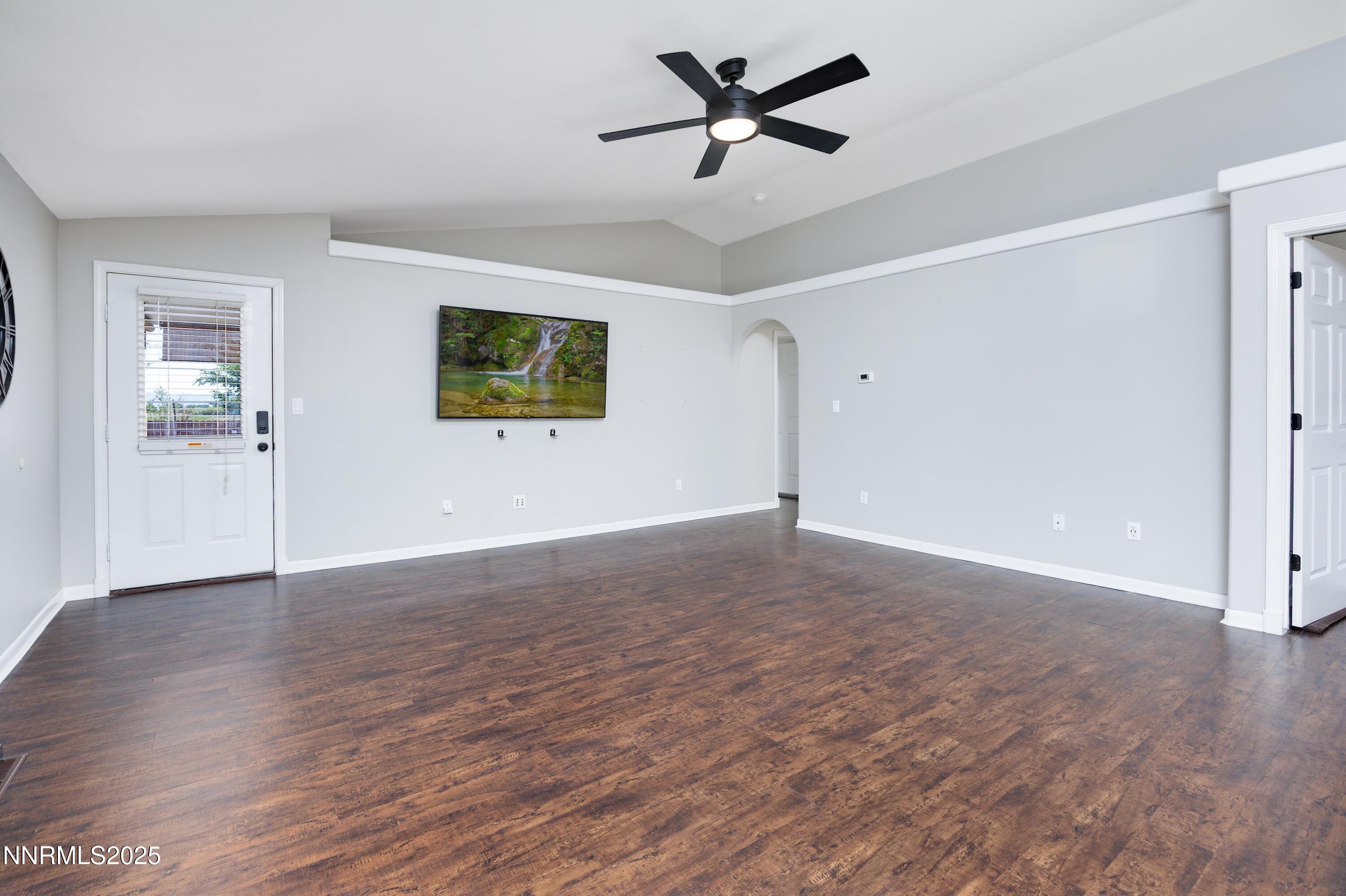 1298 Eider Circle Property Photo 3