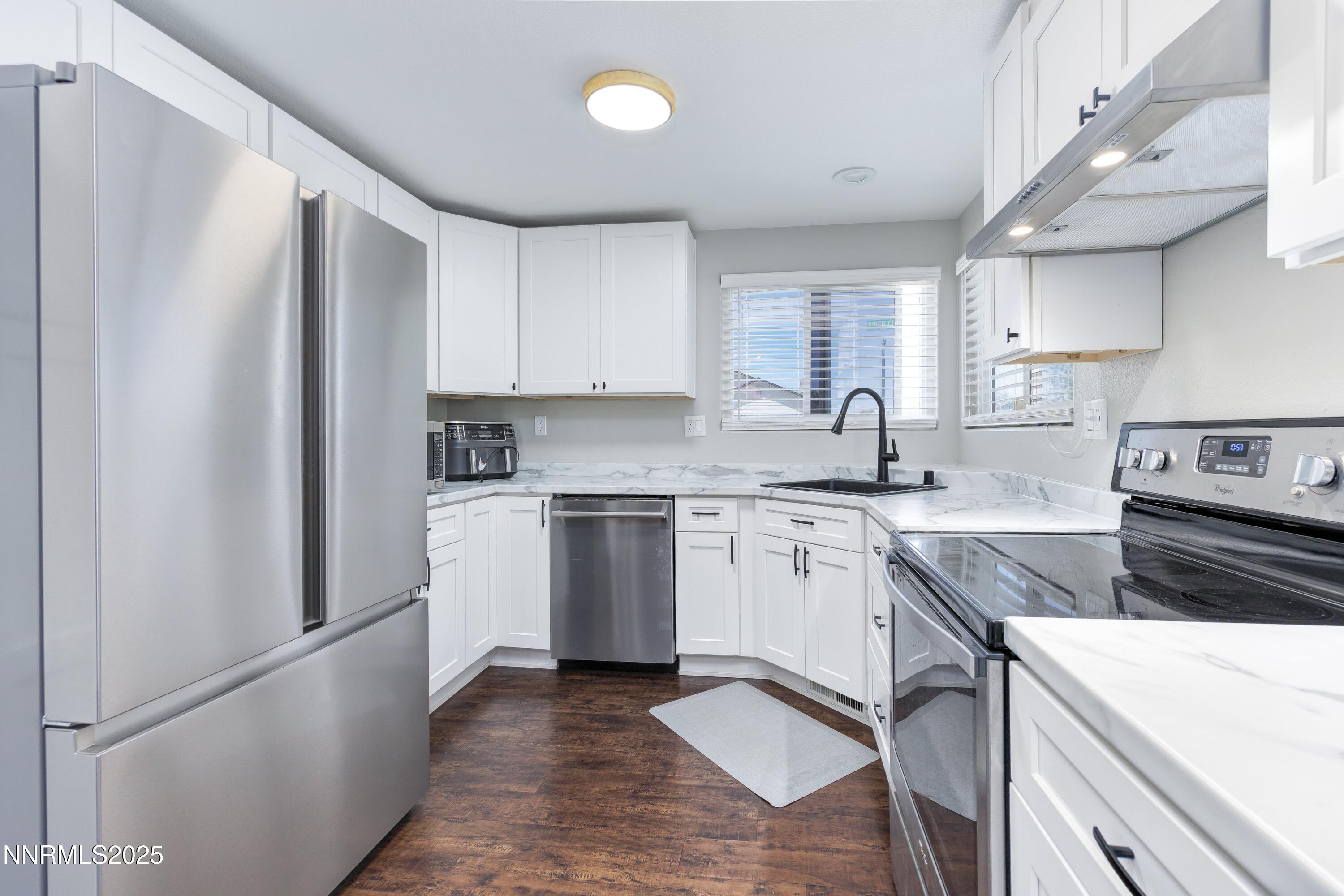 1298 Eider Circle Property Photo 4