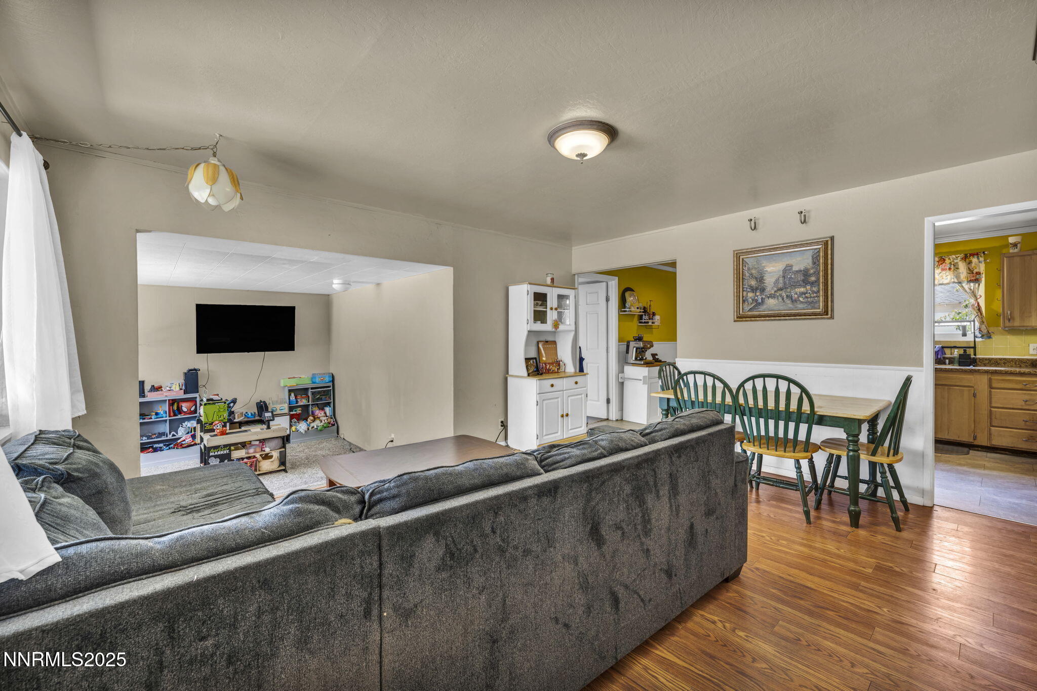 218 Albany Avenue Property Photo 10