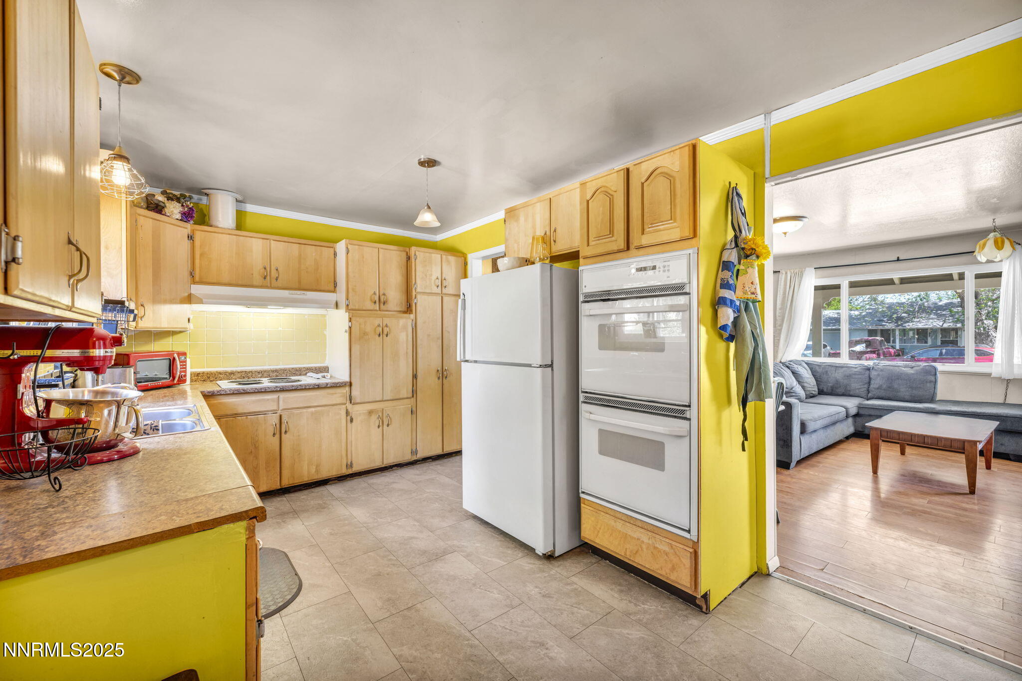 218 Albany Avenue Property Photo 17