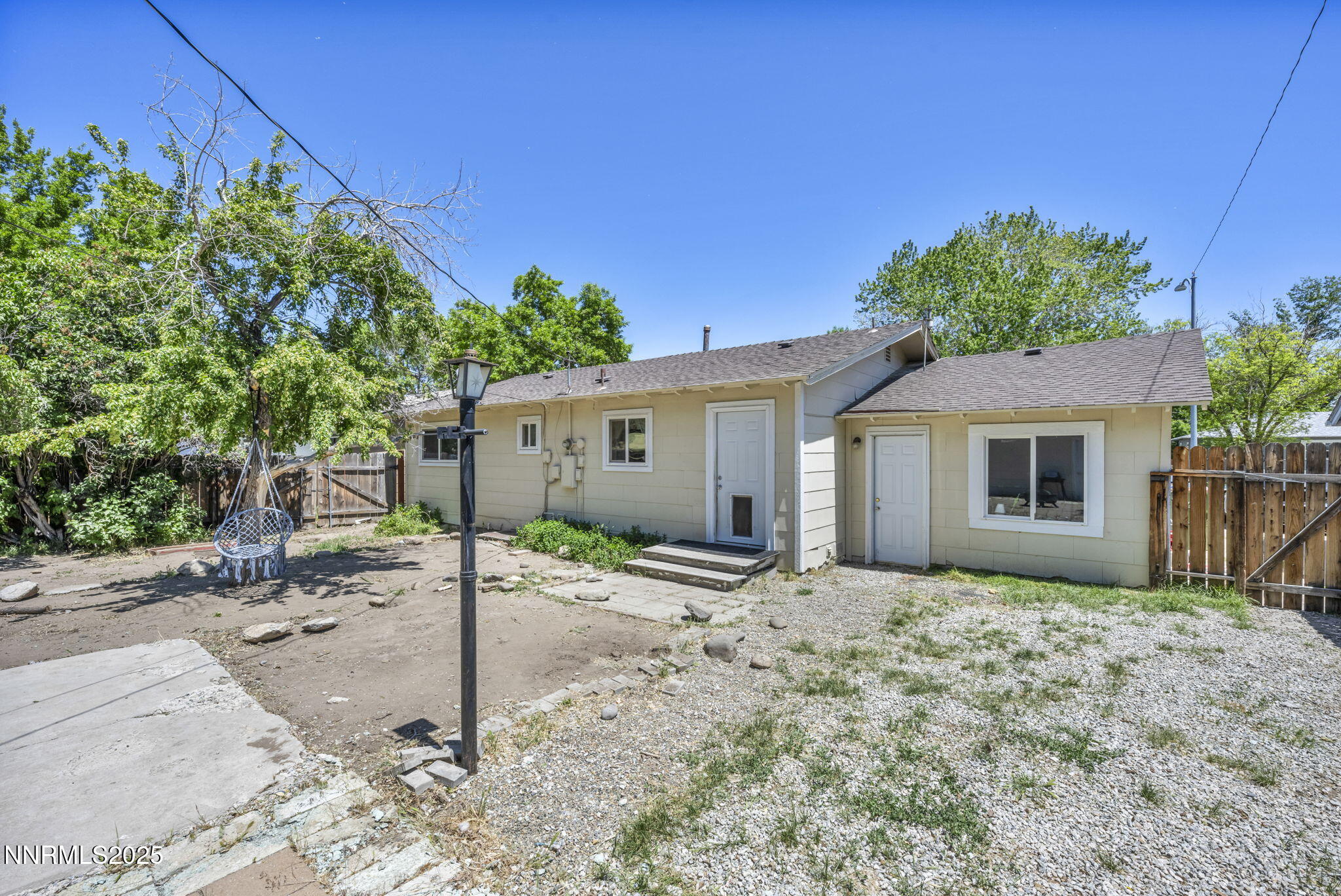 218 Albany Avenue Property Photo 26