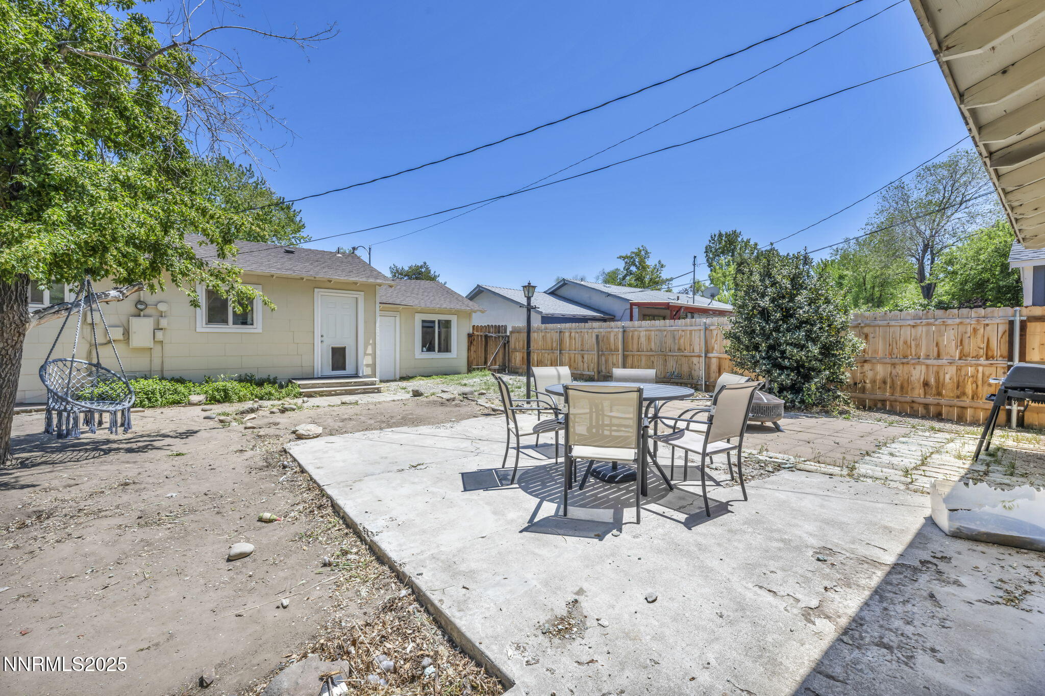218 Albany Avenue Property Photo 27