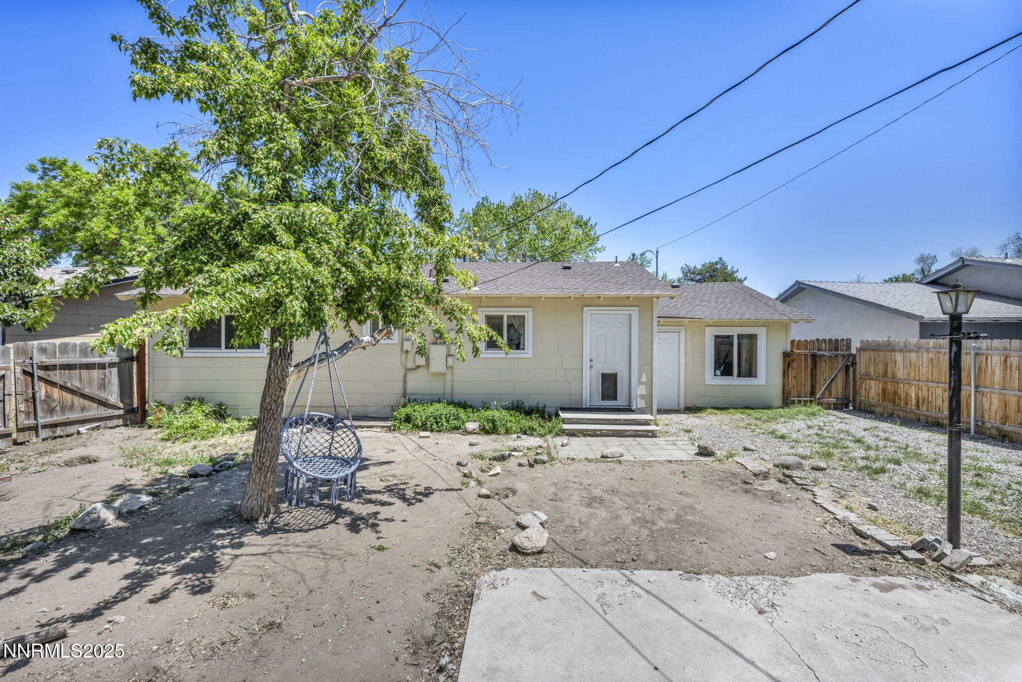 218 Albany Avenue Property Photo 28
