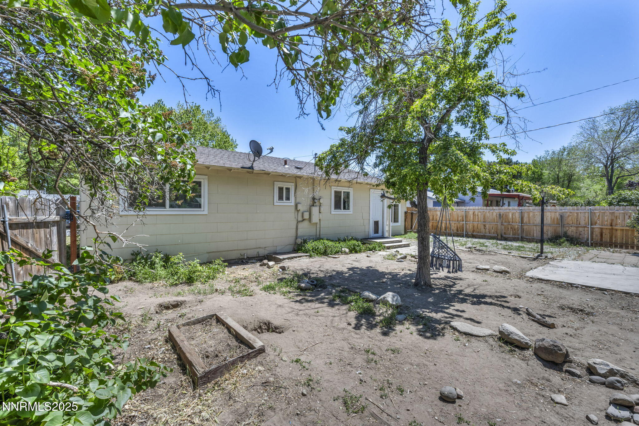 218 Albany Avenue Property Photo 29