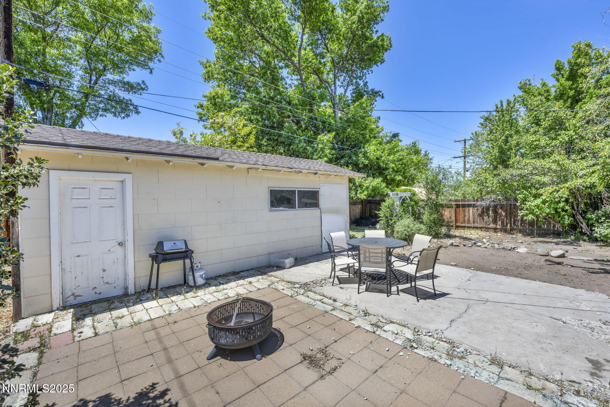 218 Albany Avenue Property Photo 32