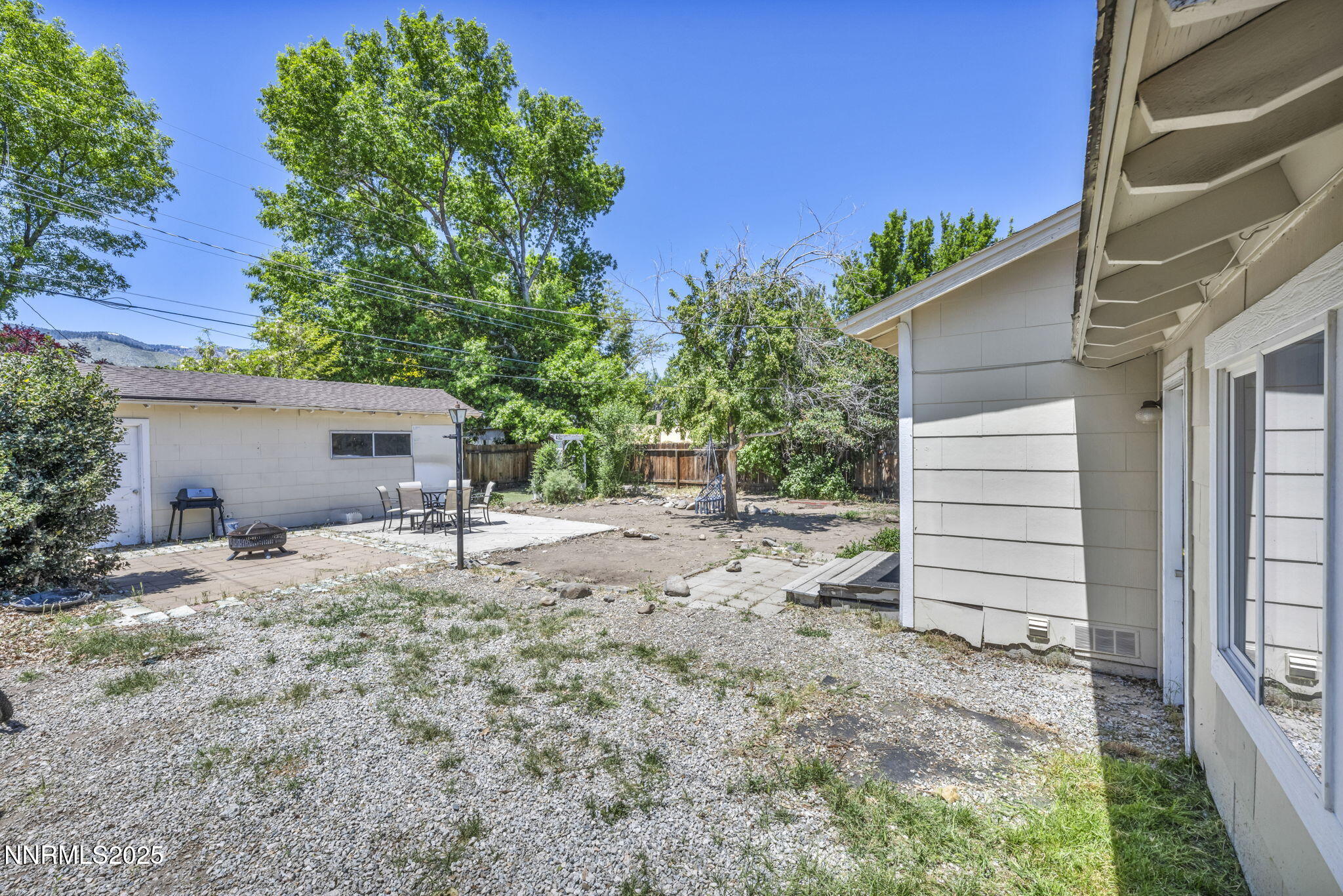 218 Albany Avenue Property Photo 33