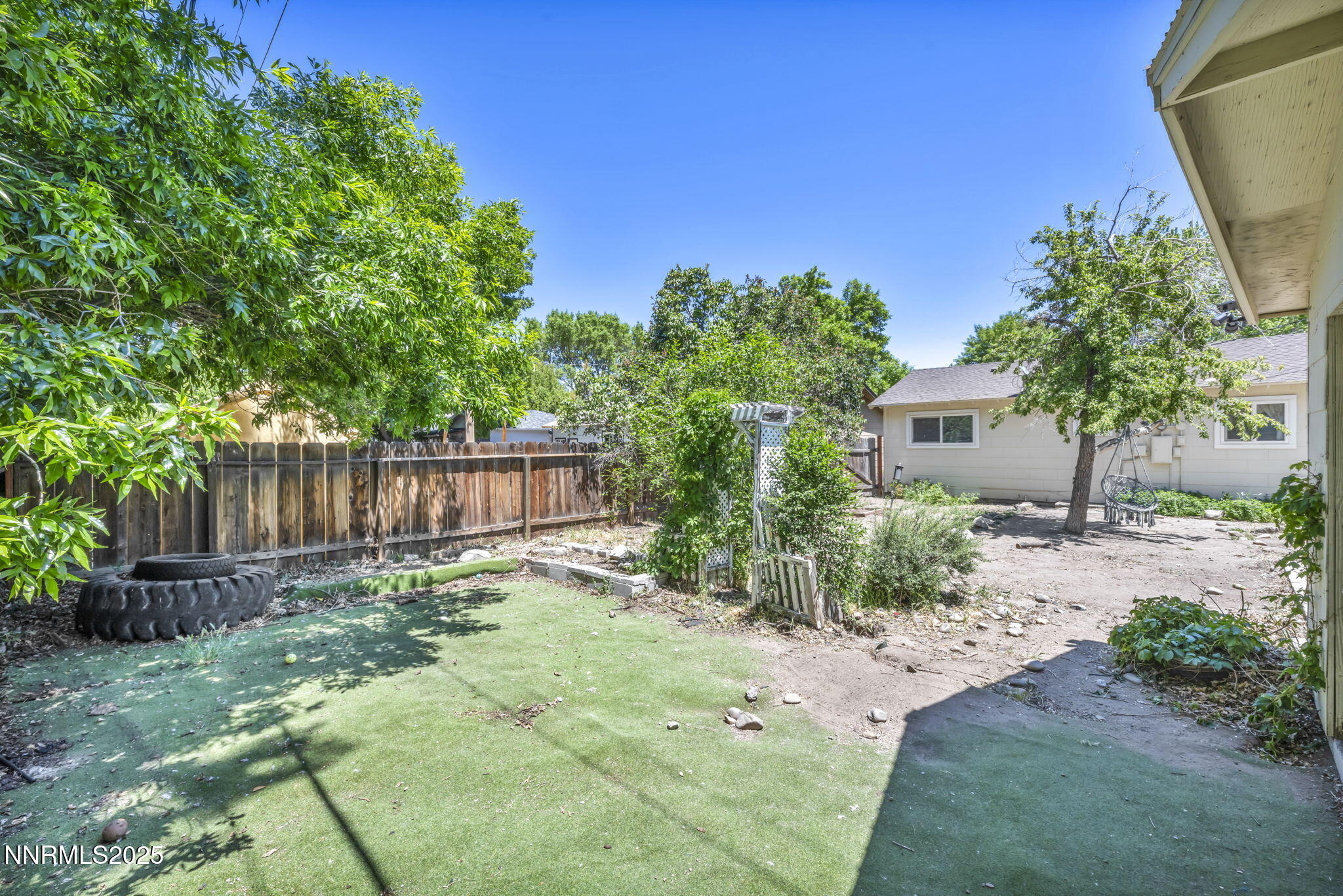 218 Albany Avenue Property Photo 36