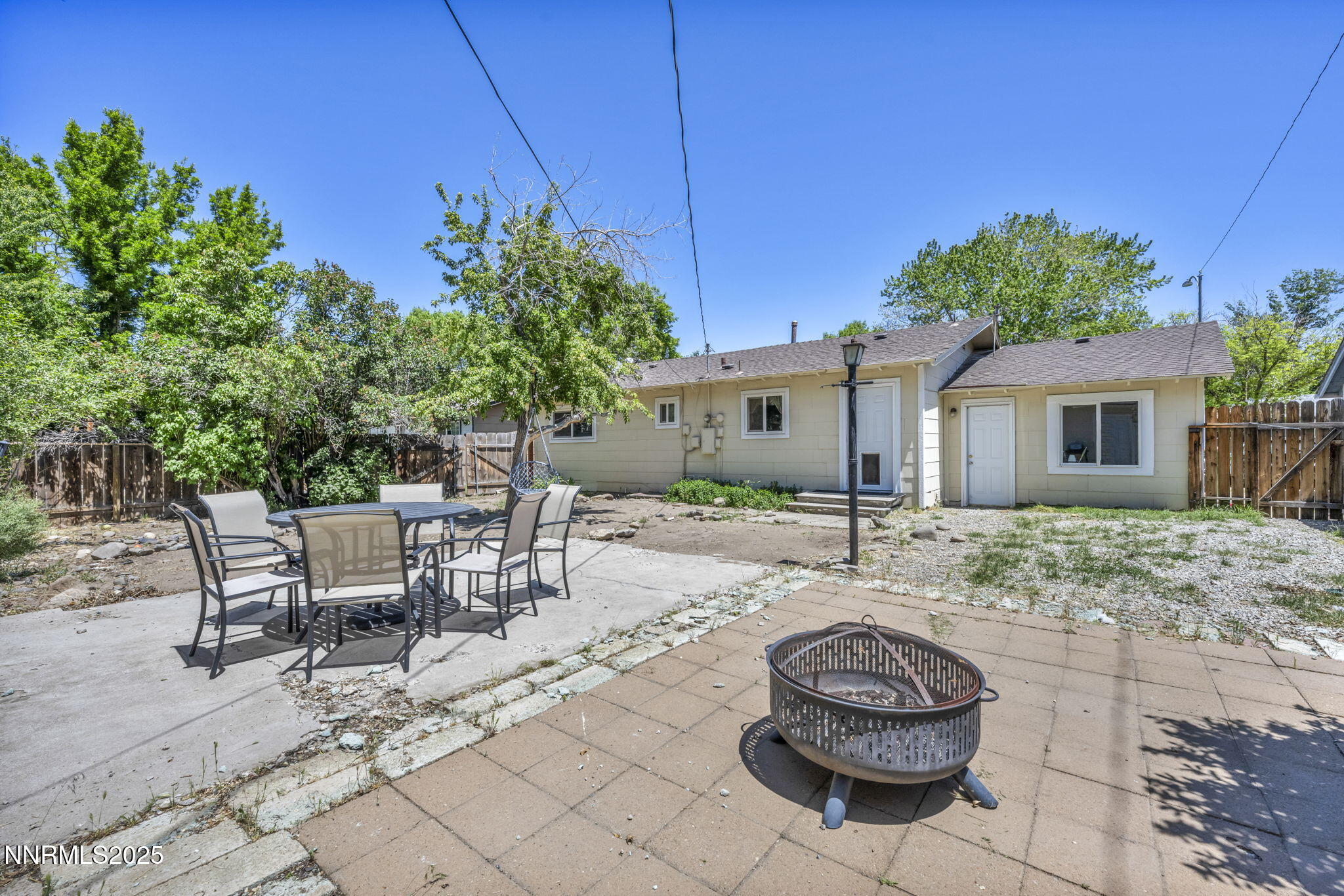 218 Albany Avenue Property Photo 37