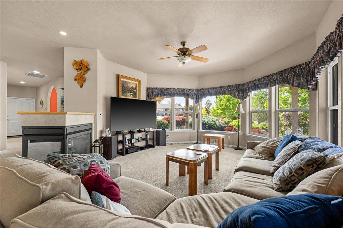 1314 Santa Cruz Drive Property Photo 11
