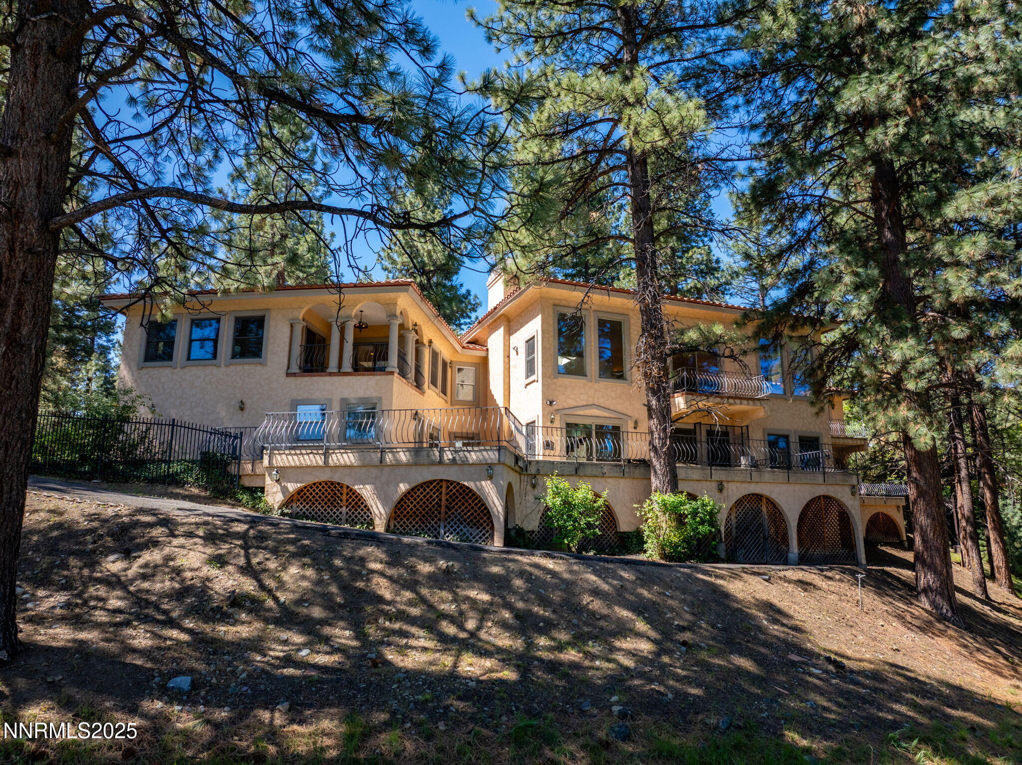 390 Sylvan Court Property Photo 1