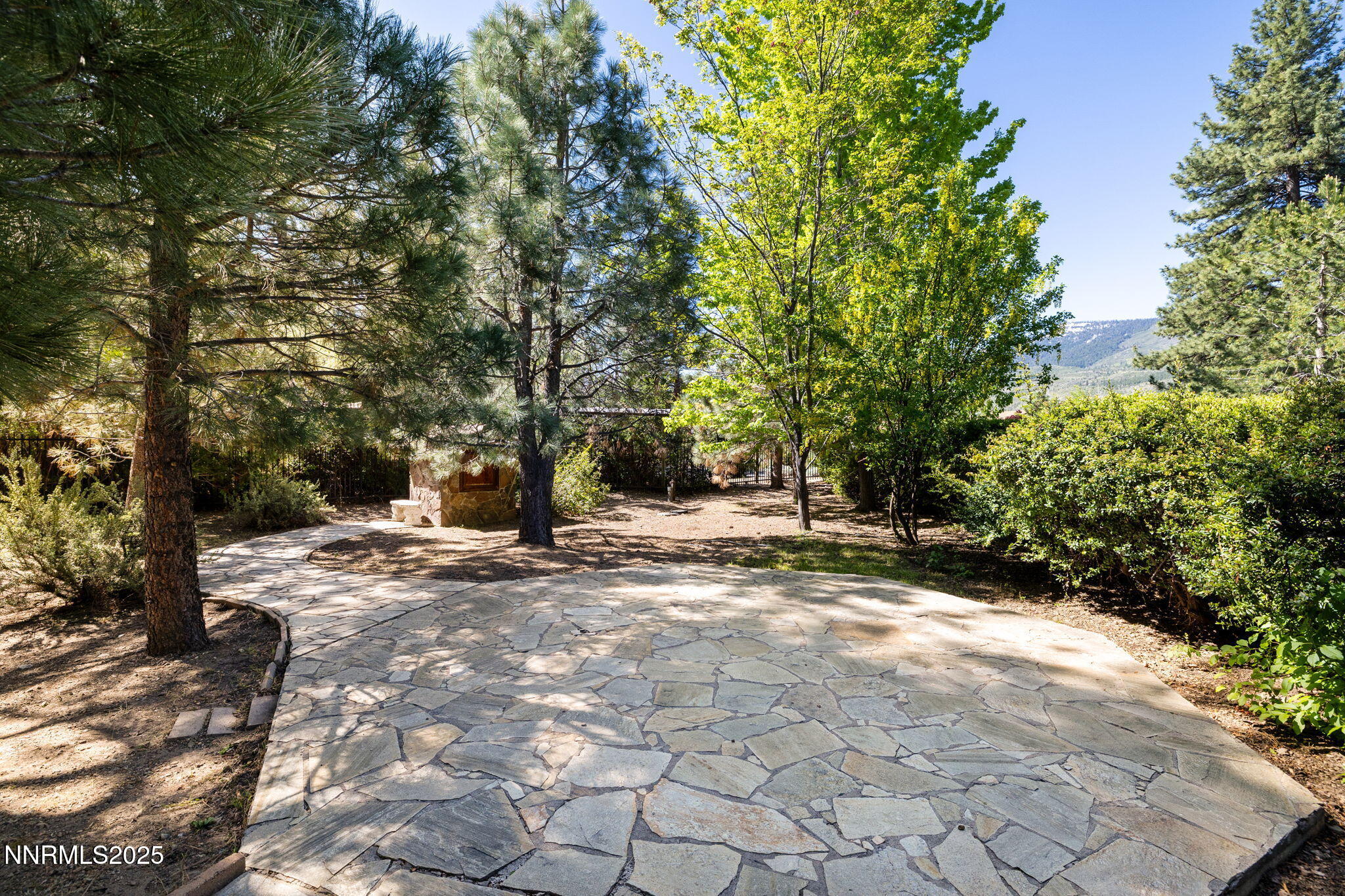 390 Sylvan Court Property Photo 12