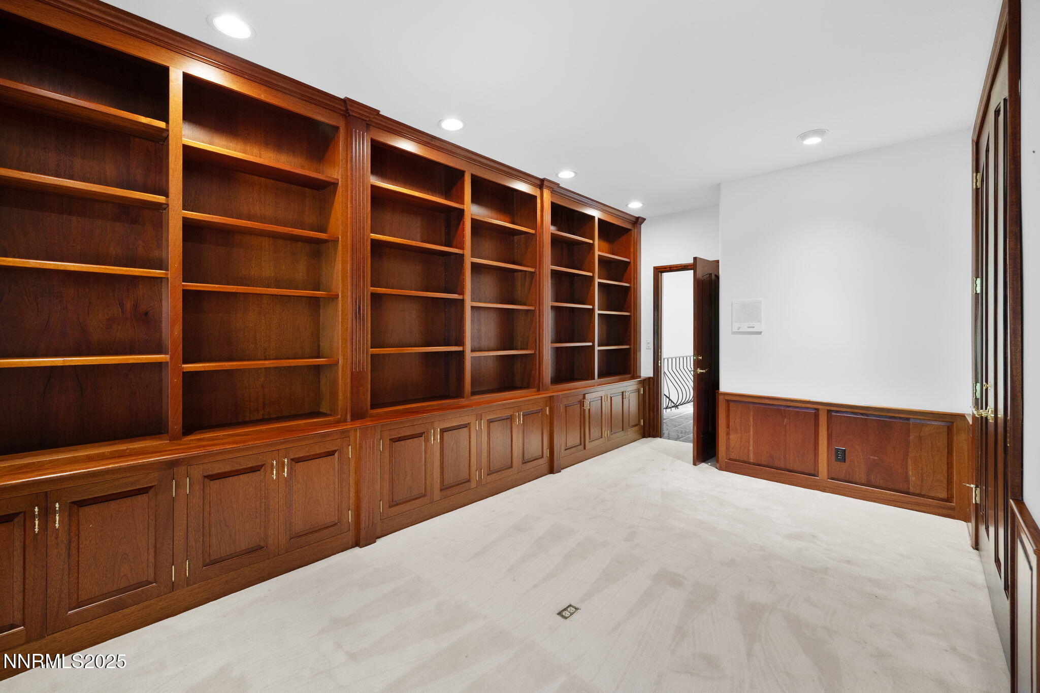 390 Sylvan Court Property Photo 19