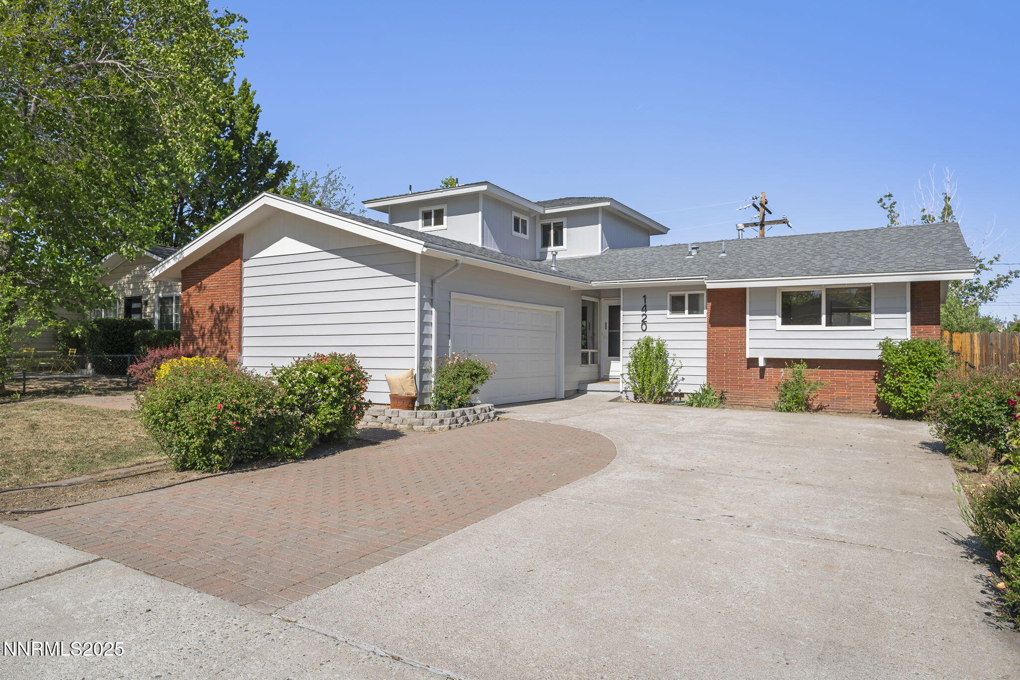 1420 Exeter Way Property Photo 1