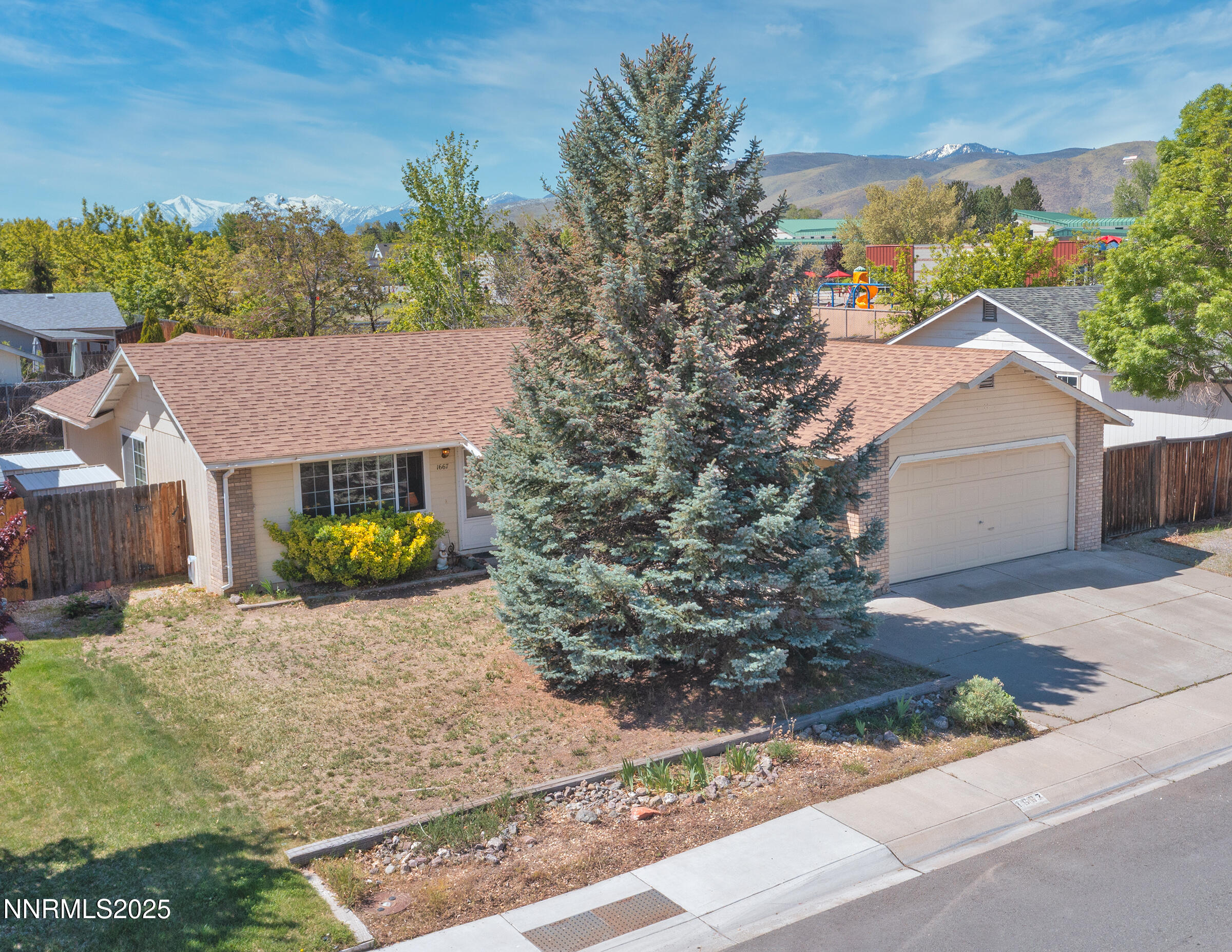 1667 Spooner Drive Property Photo 1