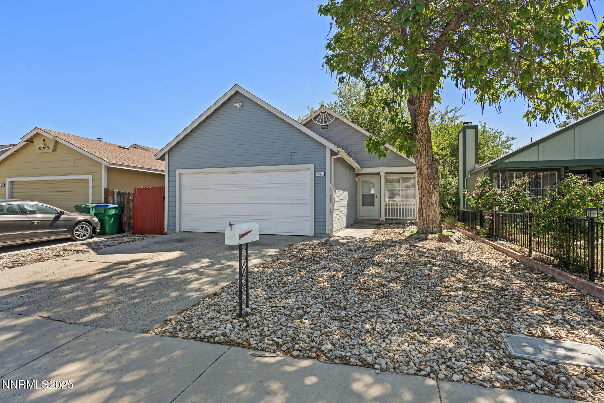 1821 Fargo Way Property Photo 2