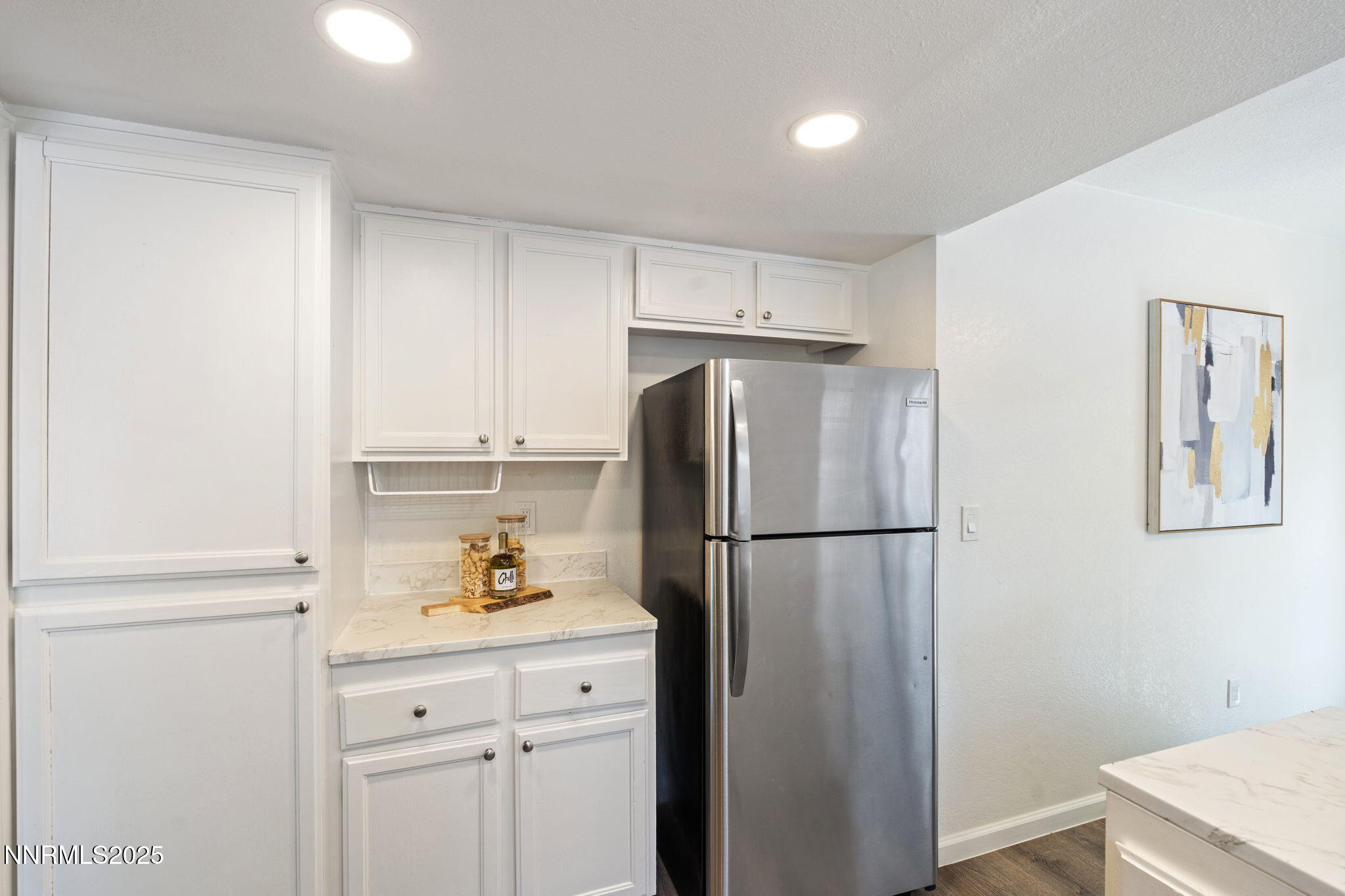 1821 Fargo Way Property Photo 11