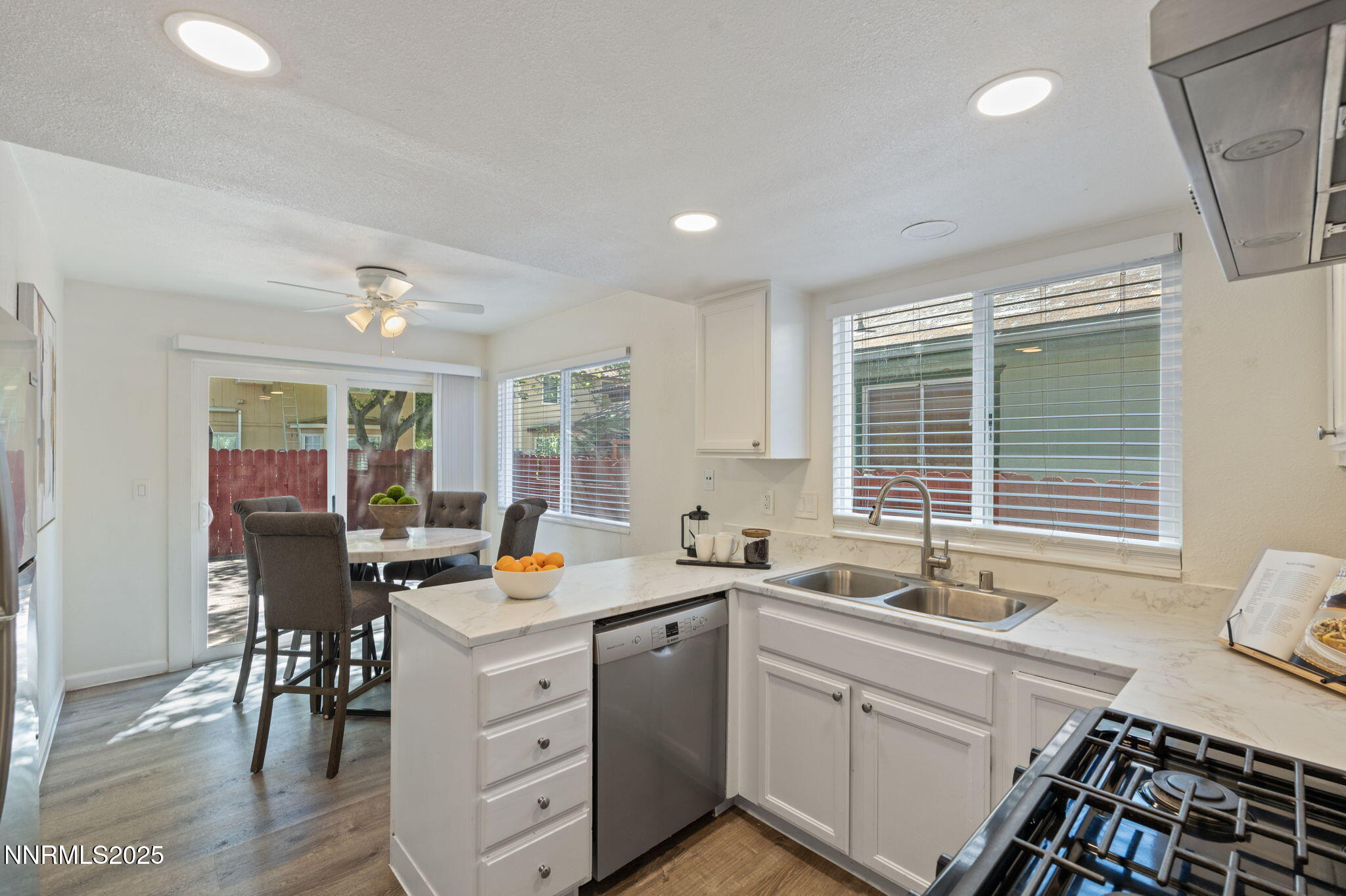 1821 Fargo Way Property Photo 13