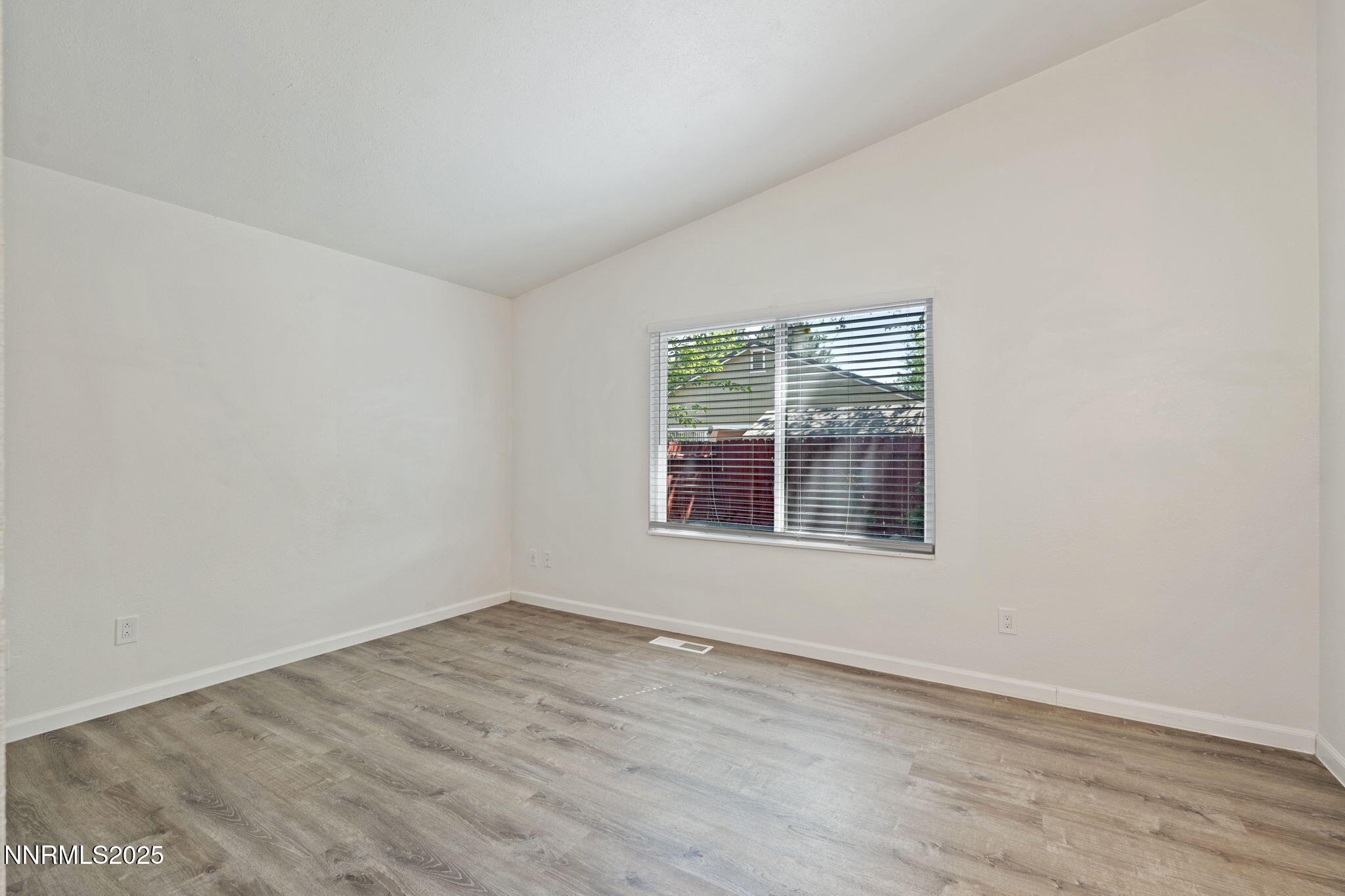 1821 Fargo Way Property Photo 15
