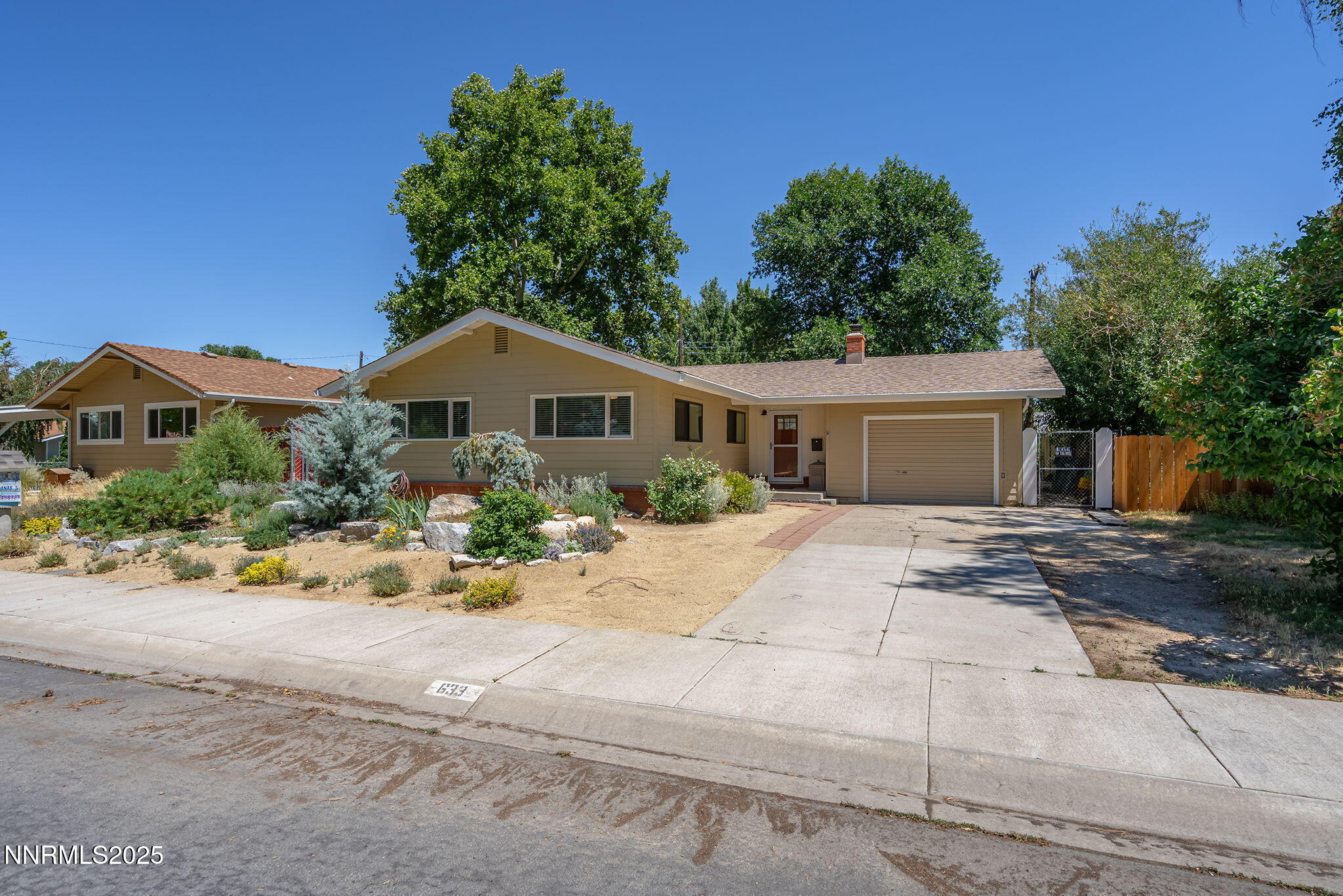 633 Crain Street Property Photo 1