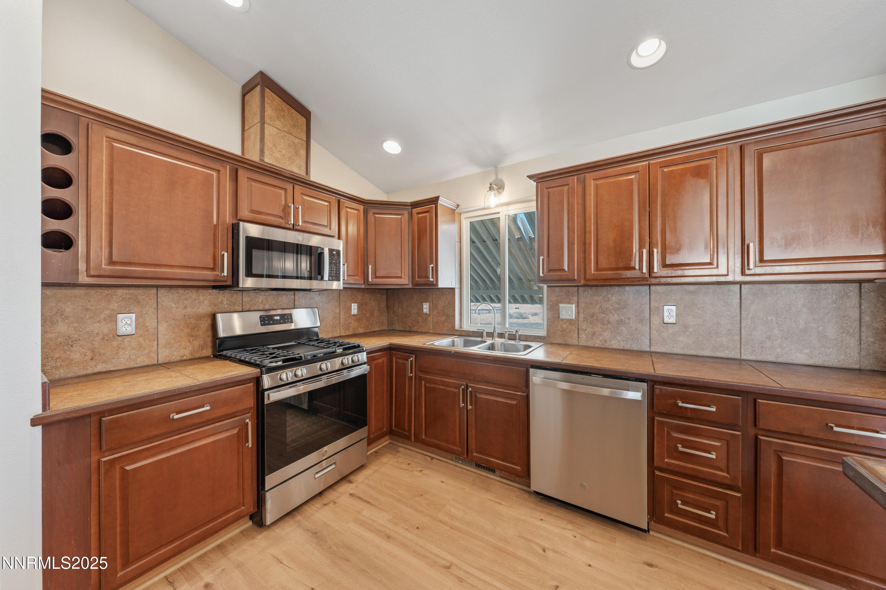 1260 Badger Street Property Photo 7
