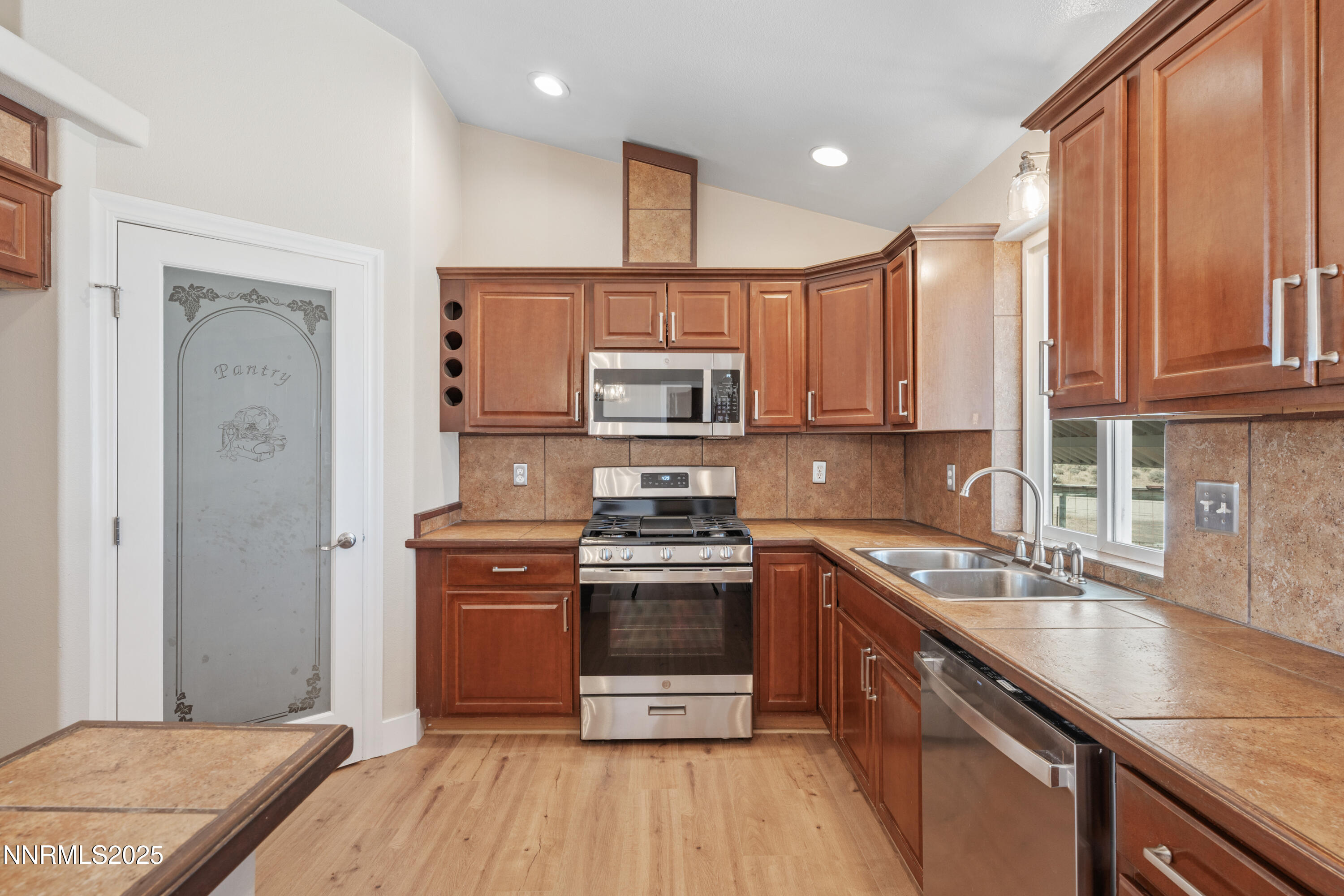 1260 Badger Street Property Photo 8