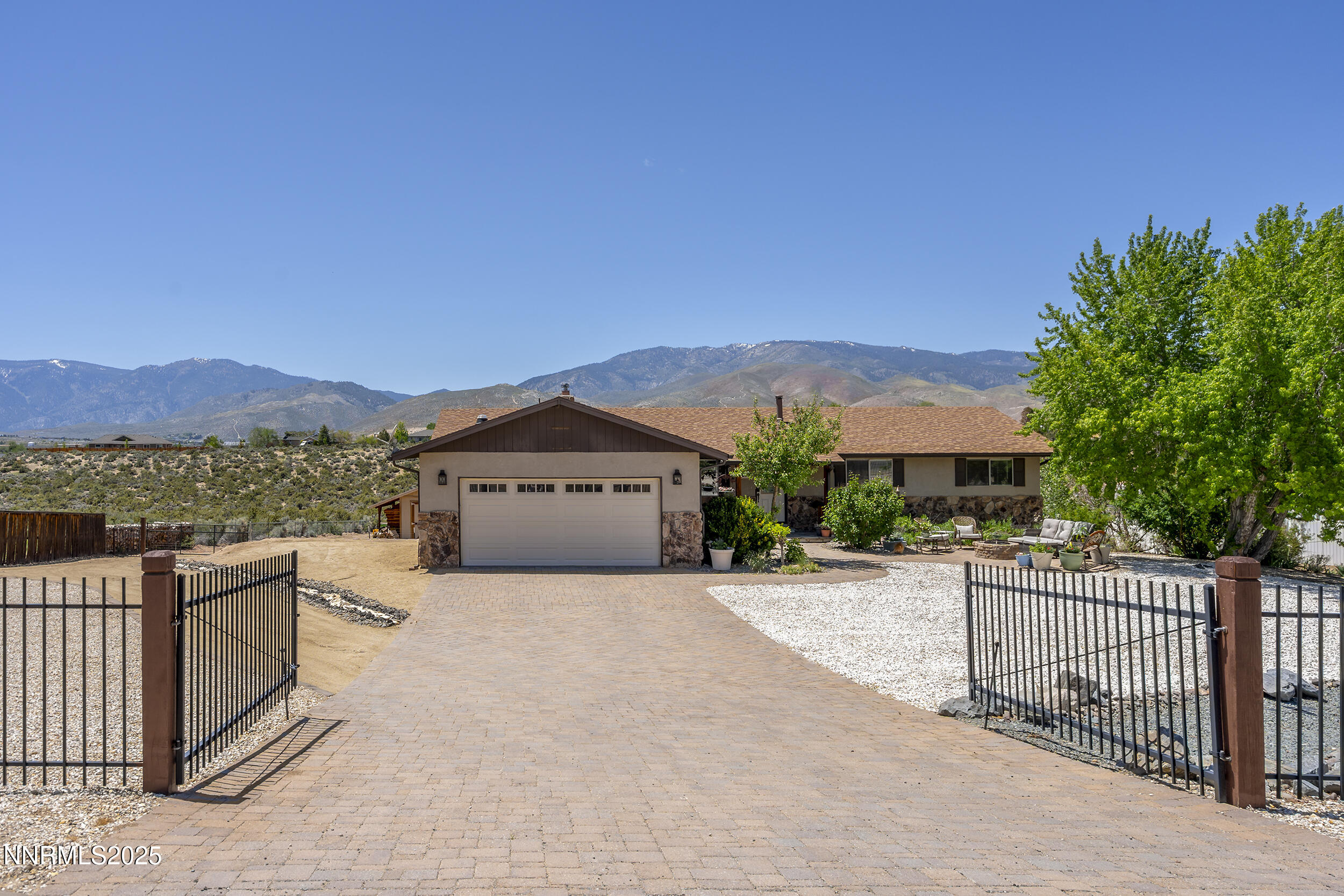 4840 Gentry Lane Property Photo 1