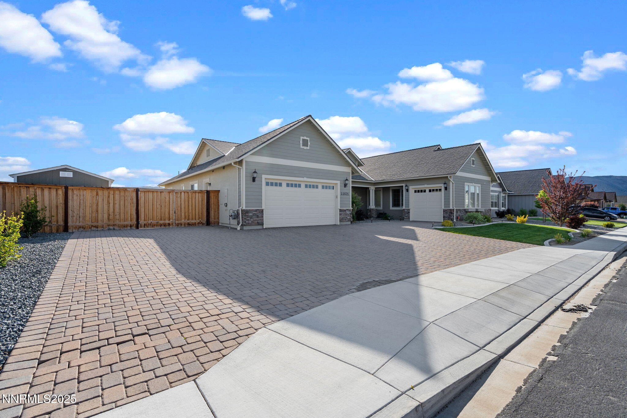 11621 Desert Shadow Drive Property Photo 5