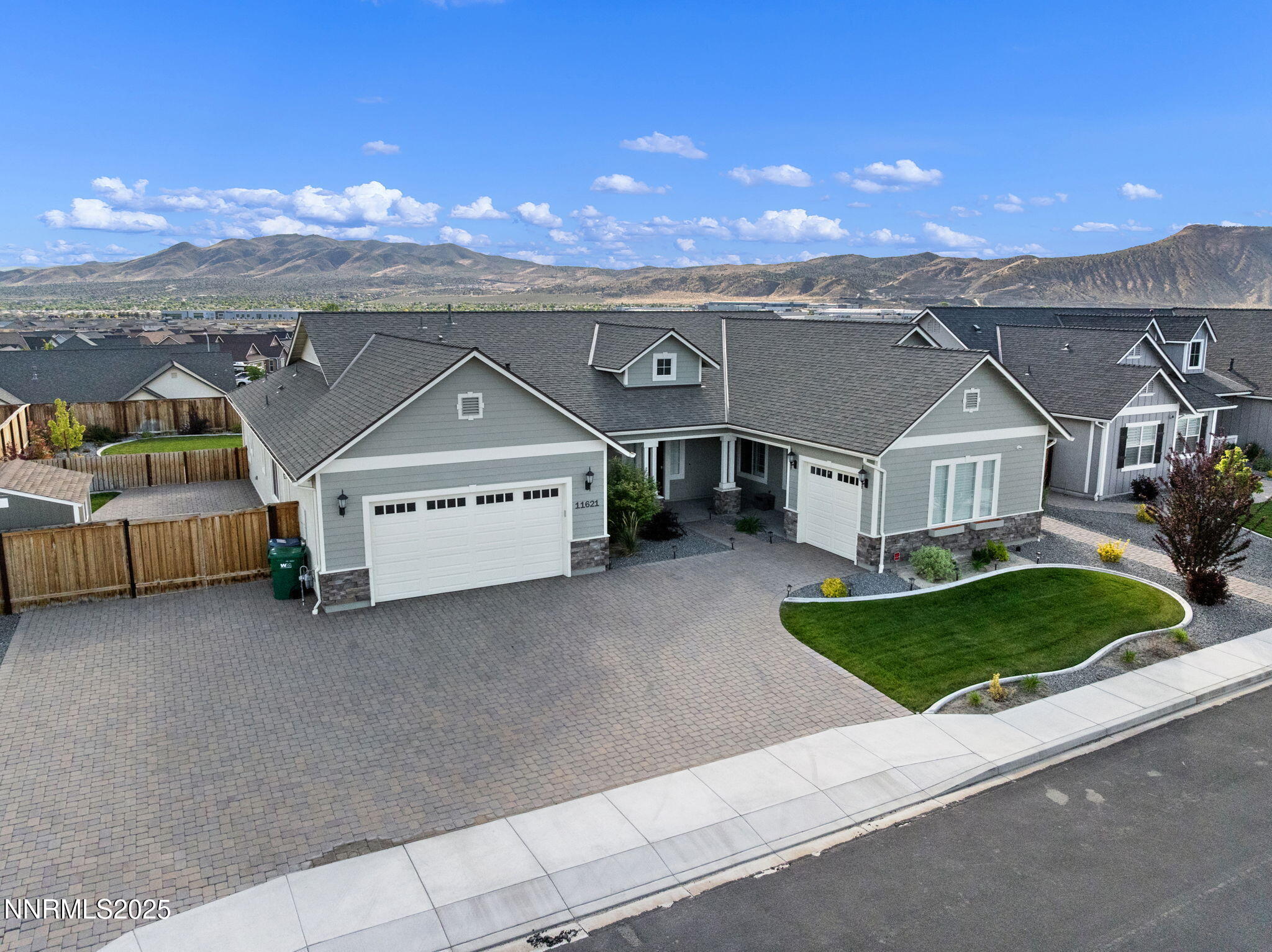 11621 Desert Shadow Drive Property Photo 9